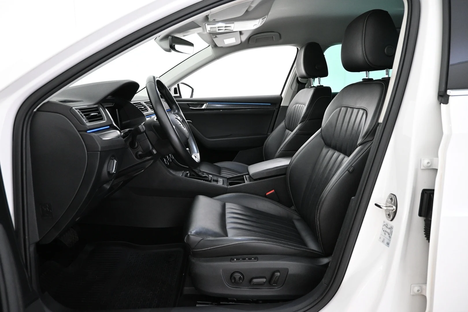 Car Image - 1mRM6aVx5eEYs2MTcgbr3T