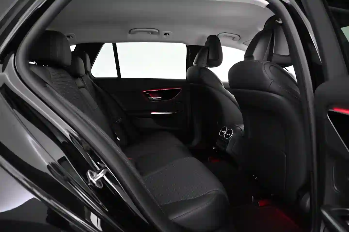 Car Image - 3WDl3IHFRdGlLiiogErfUU