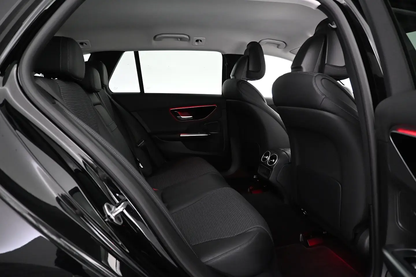 Car Image - 3WDl3IHFRdGlLiiogErfUU
