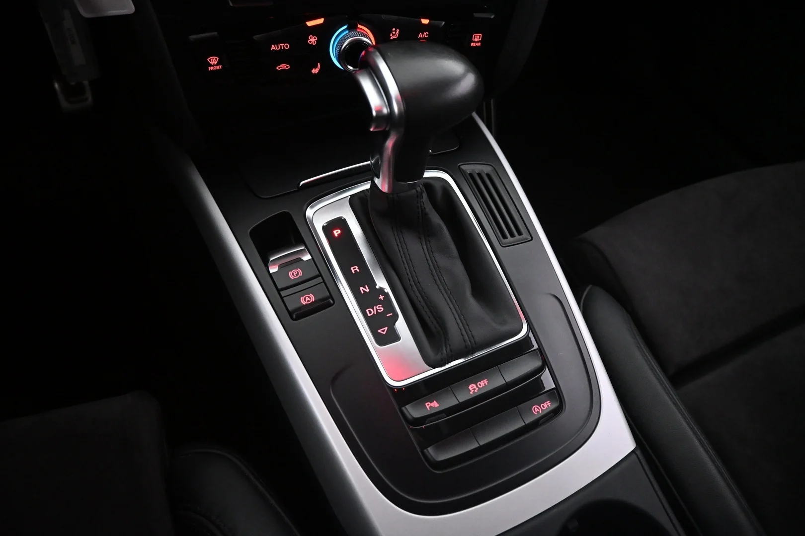 Car Image - 4tfync0TyjOya1I8yAEfxe