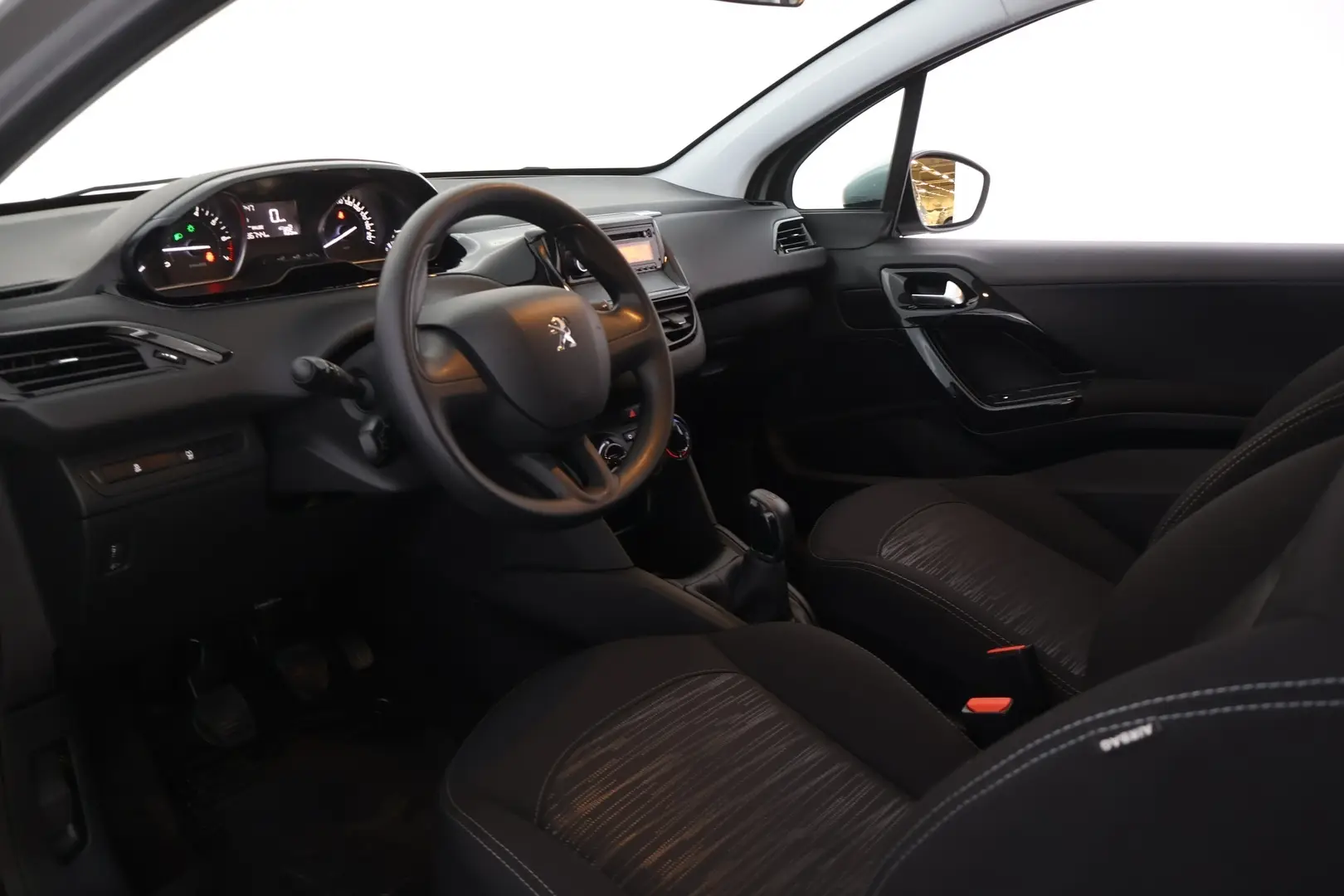 Car Image - 44NzPA0D3QfiutMr488Aqd