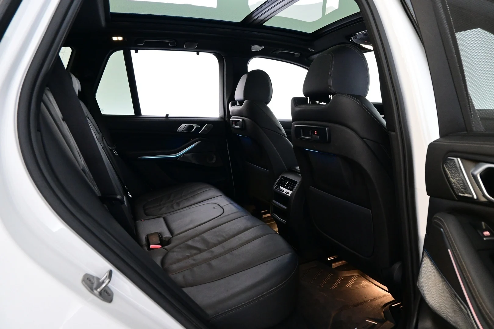 Car Image - 4SwrSPkNyzEo09x3c19kKl
