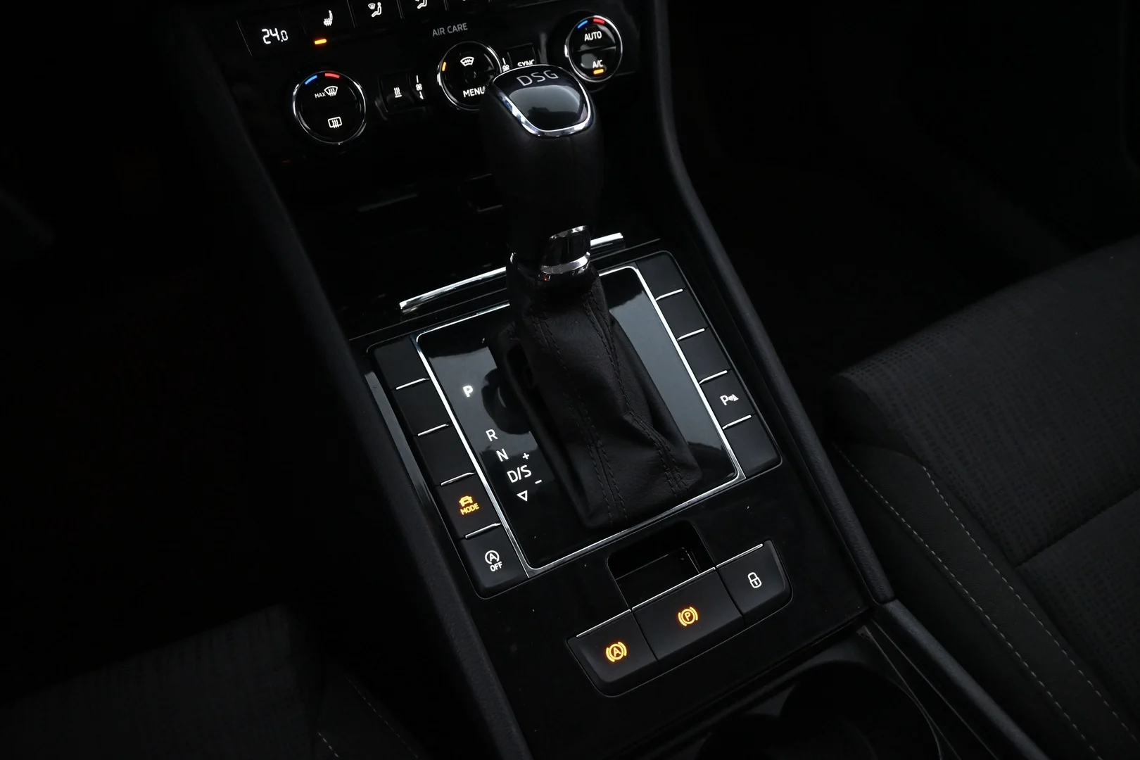 Car Image - jED9IBC5cv4NGFKDLZNA2