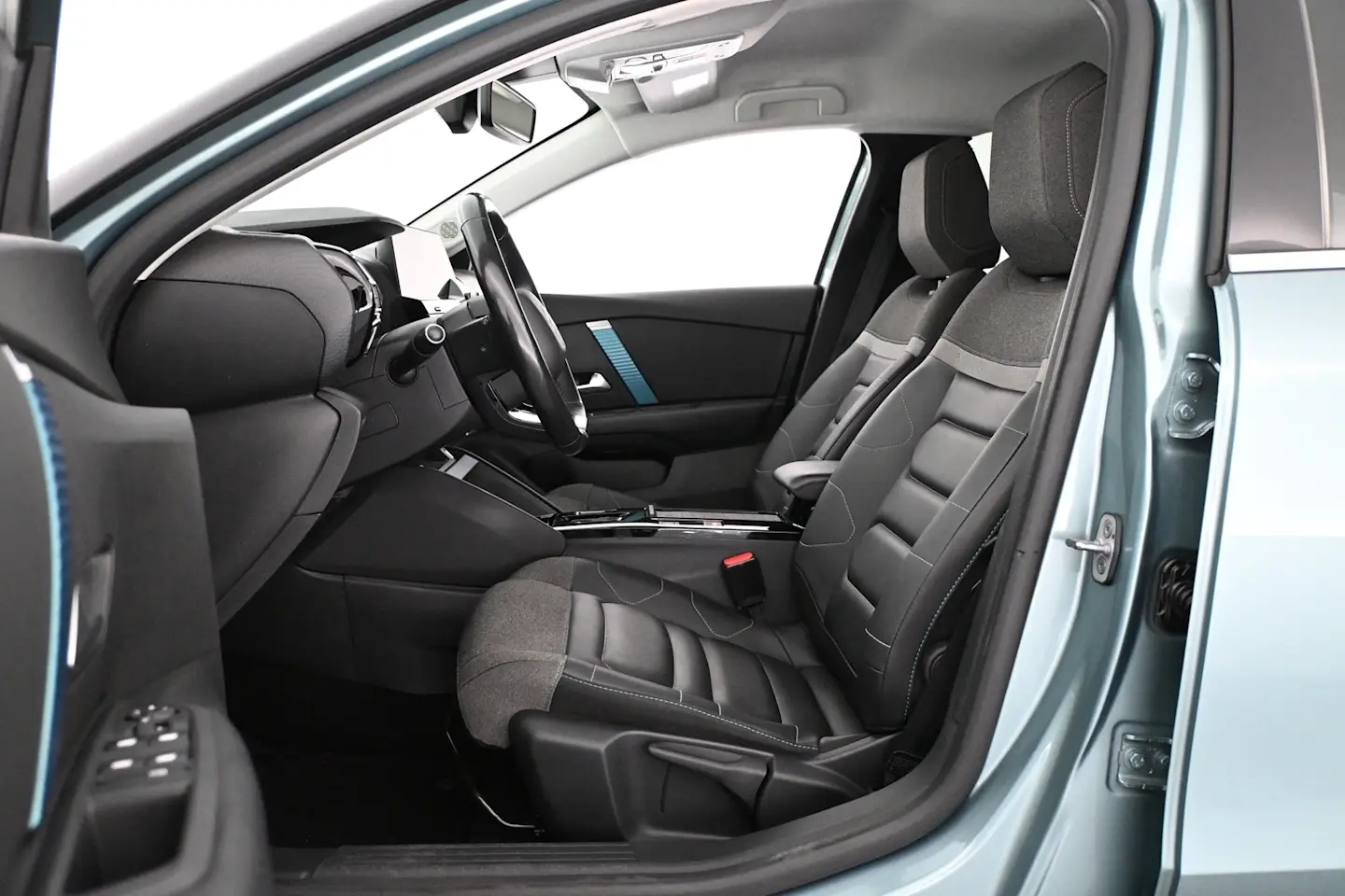 Car Image - 5OosvhAtcPq0XeeXTvP7HP
