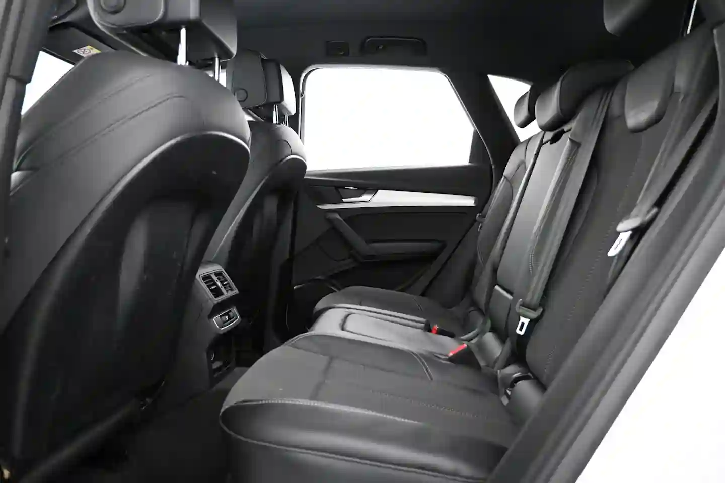 Car Image - 27QmQ9zfGBD6VHxK5mPBhl