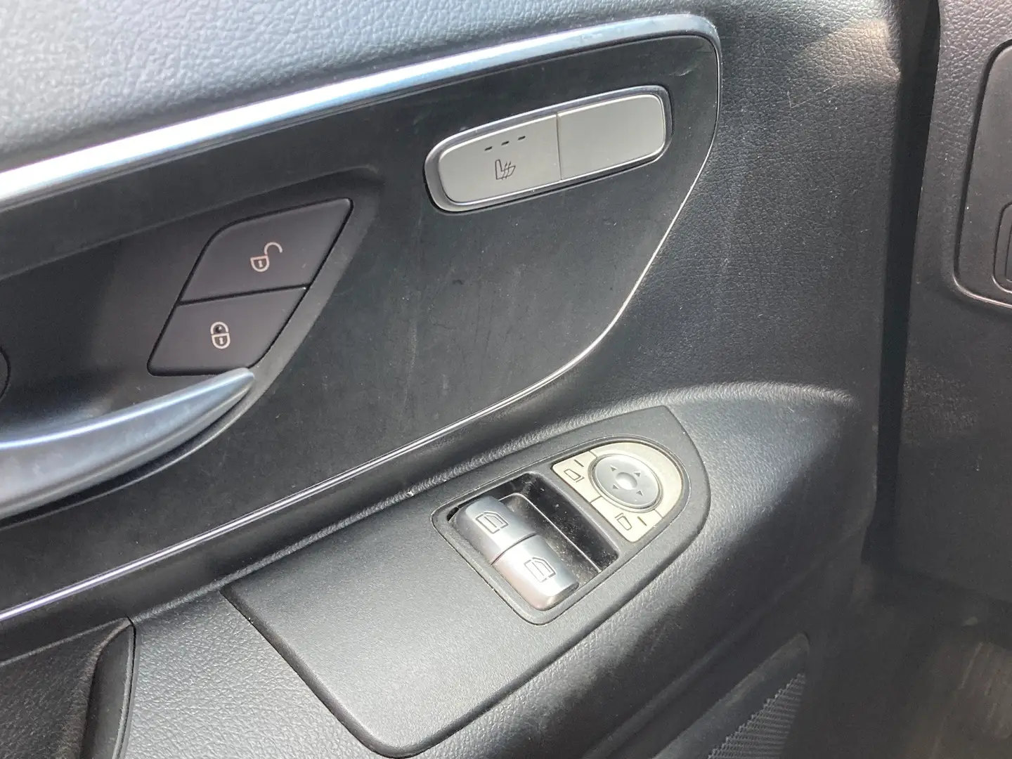 Car Image - 6e12SwmDnWu769yUGCYequ