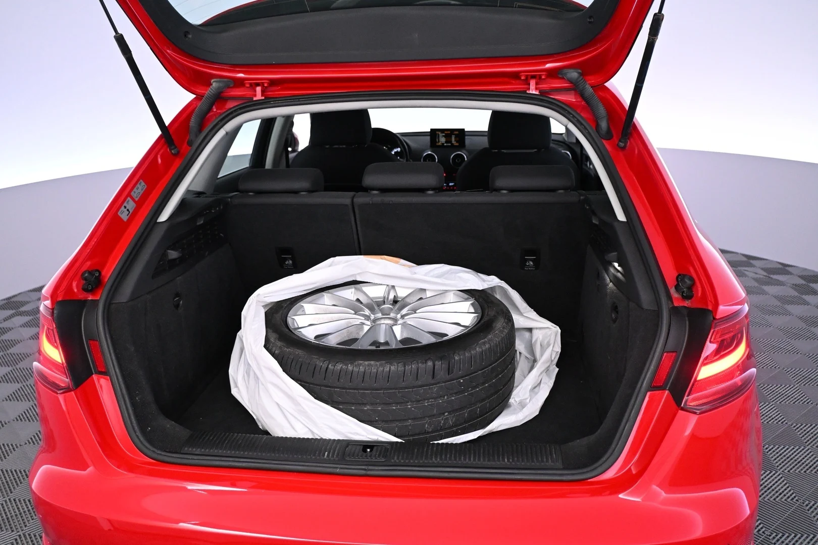 Car Image - 2qXf6kFNL5MZsO0z3wZsRi