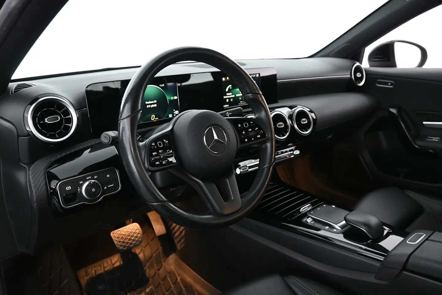 Car Image - 7F25BBbMBP6ziqZHOugbmD