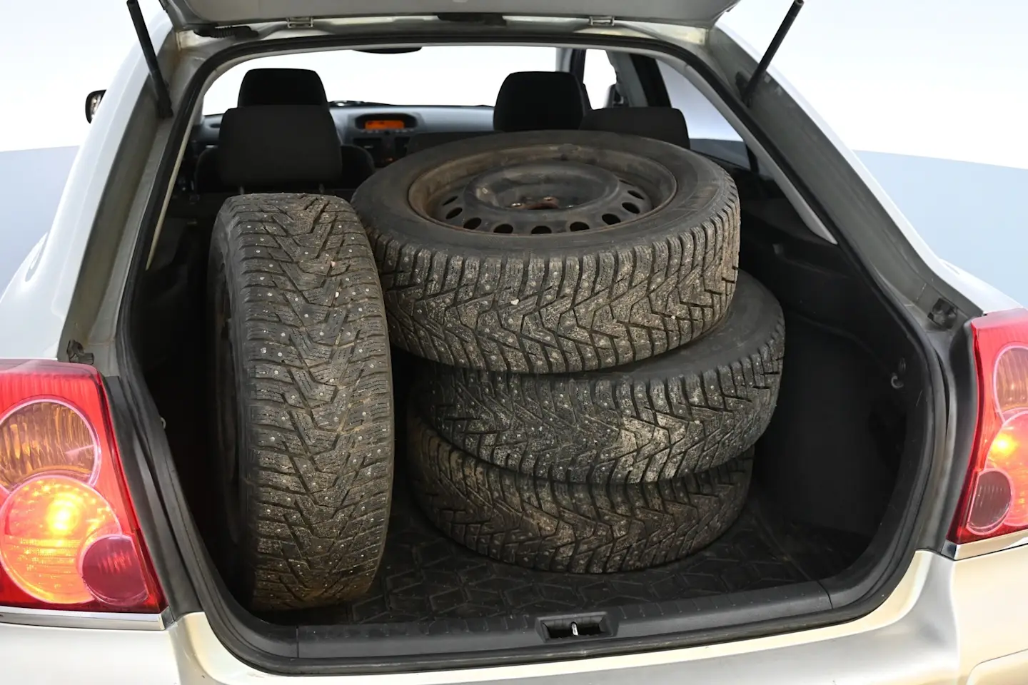 Car Image - 4uJzEmBPRLifdO9qNO5eUN