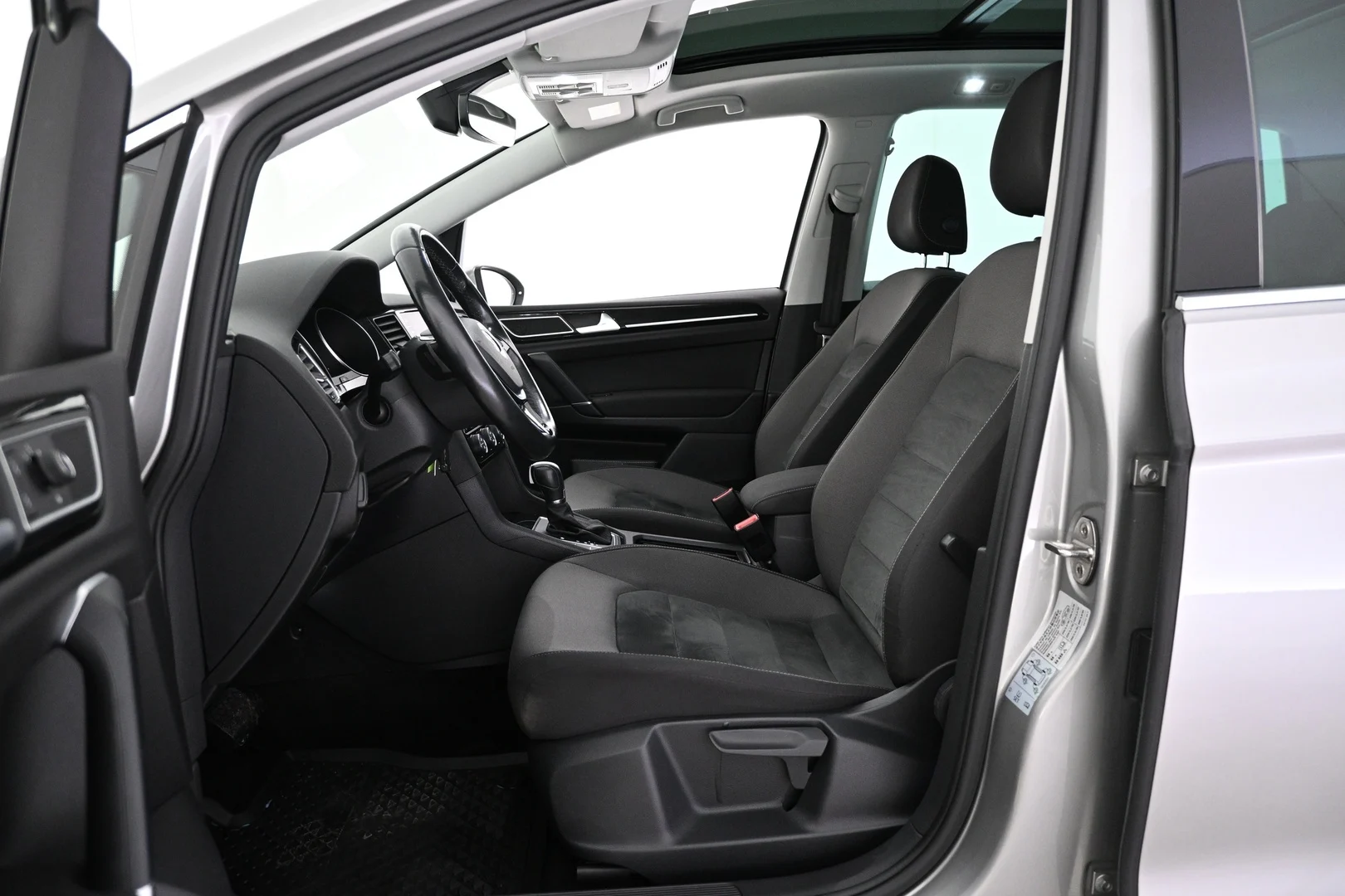 Car Image - 5tRHieHD8vVeXDfLnKZgJm