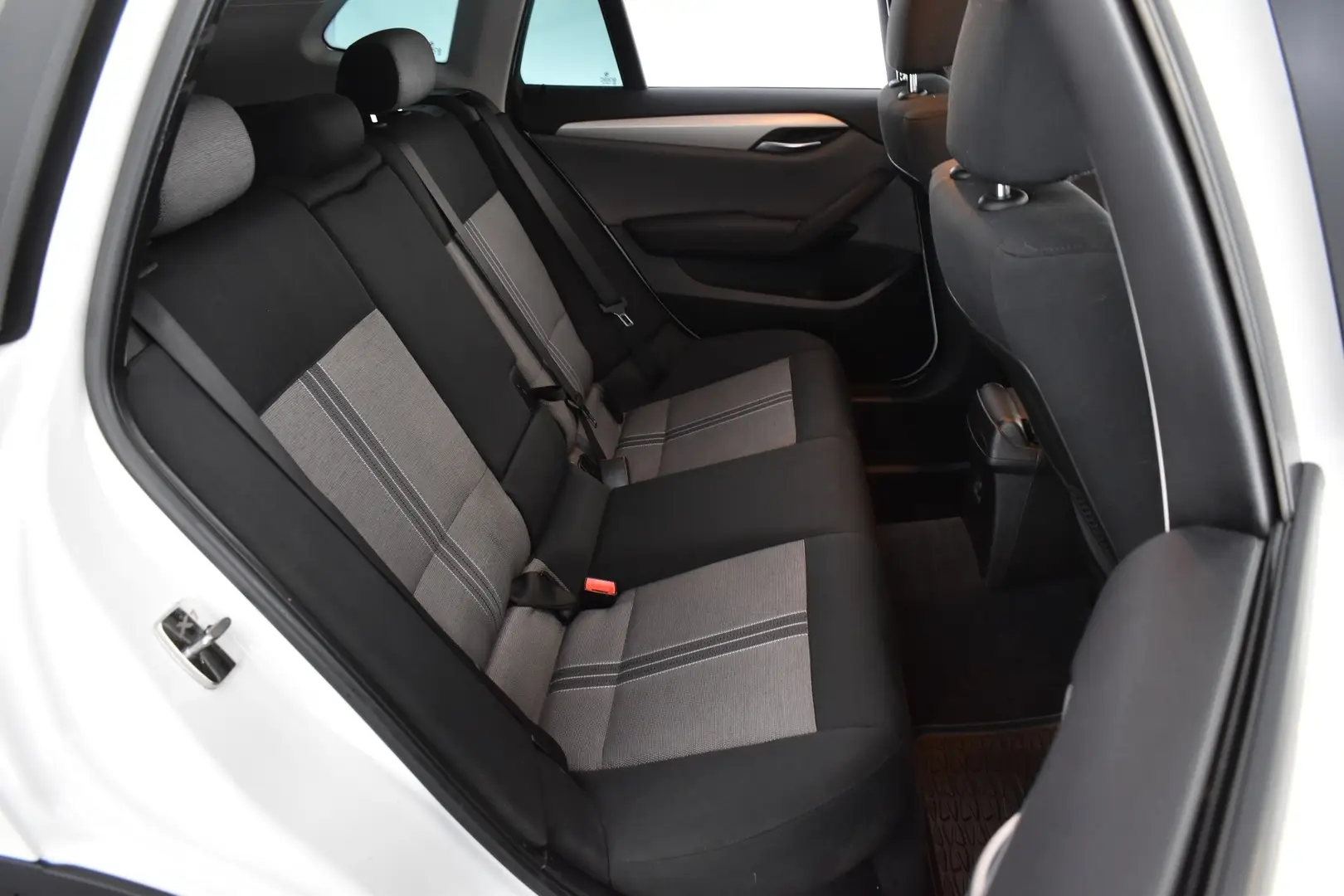 Car Image - 2WQxy27TrRdRCW9DTMuYqi