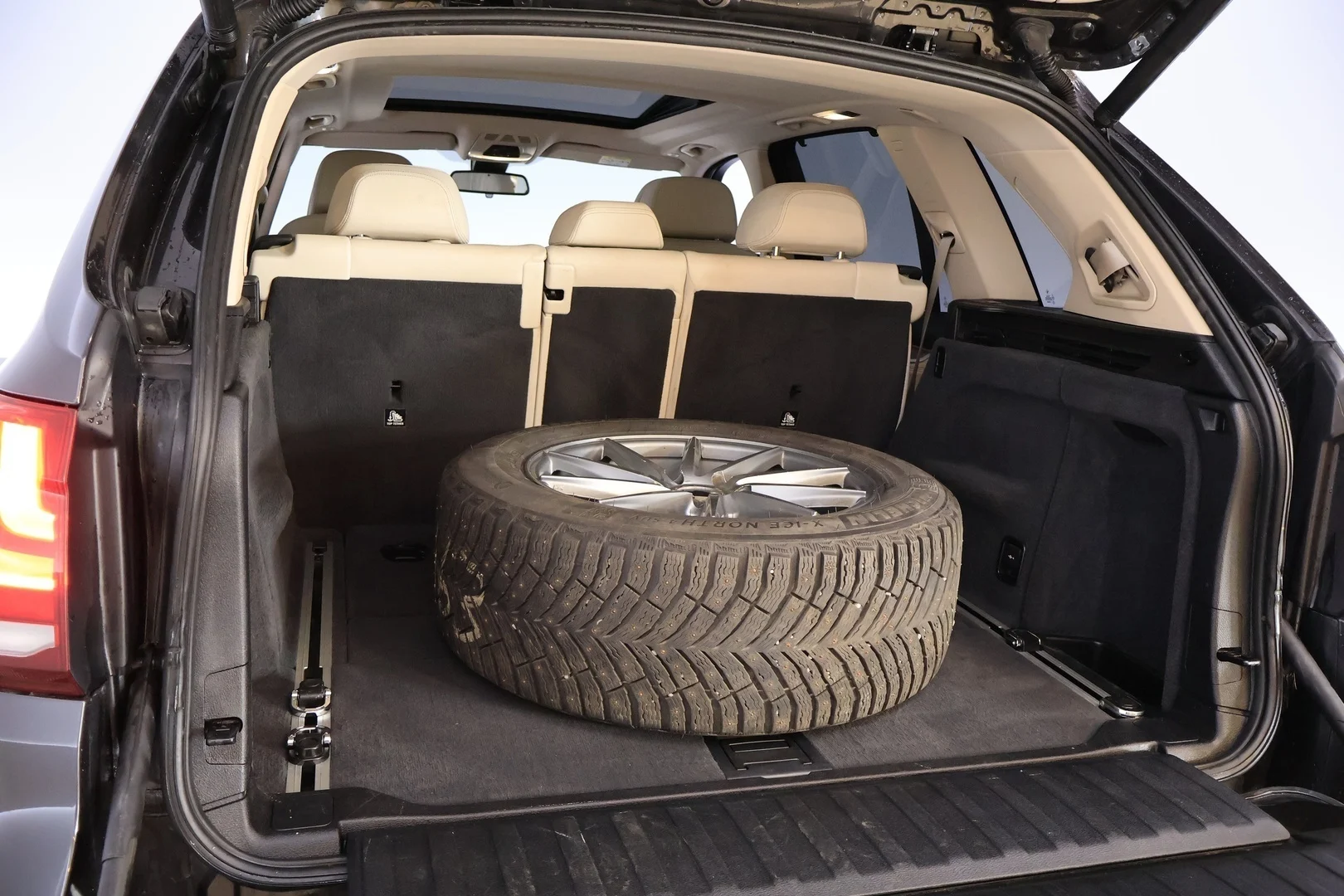 Car Image - 2deEubUeGKtzkmyPvttj5n