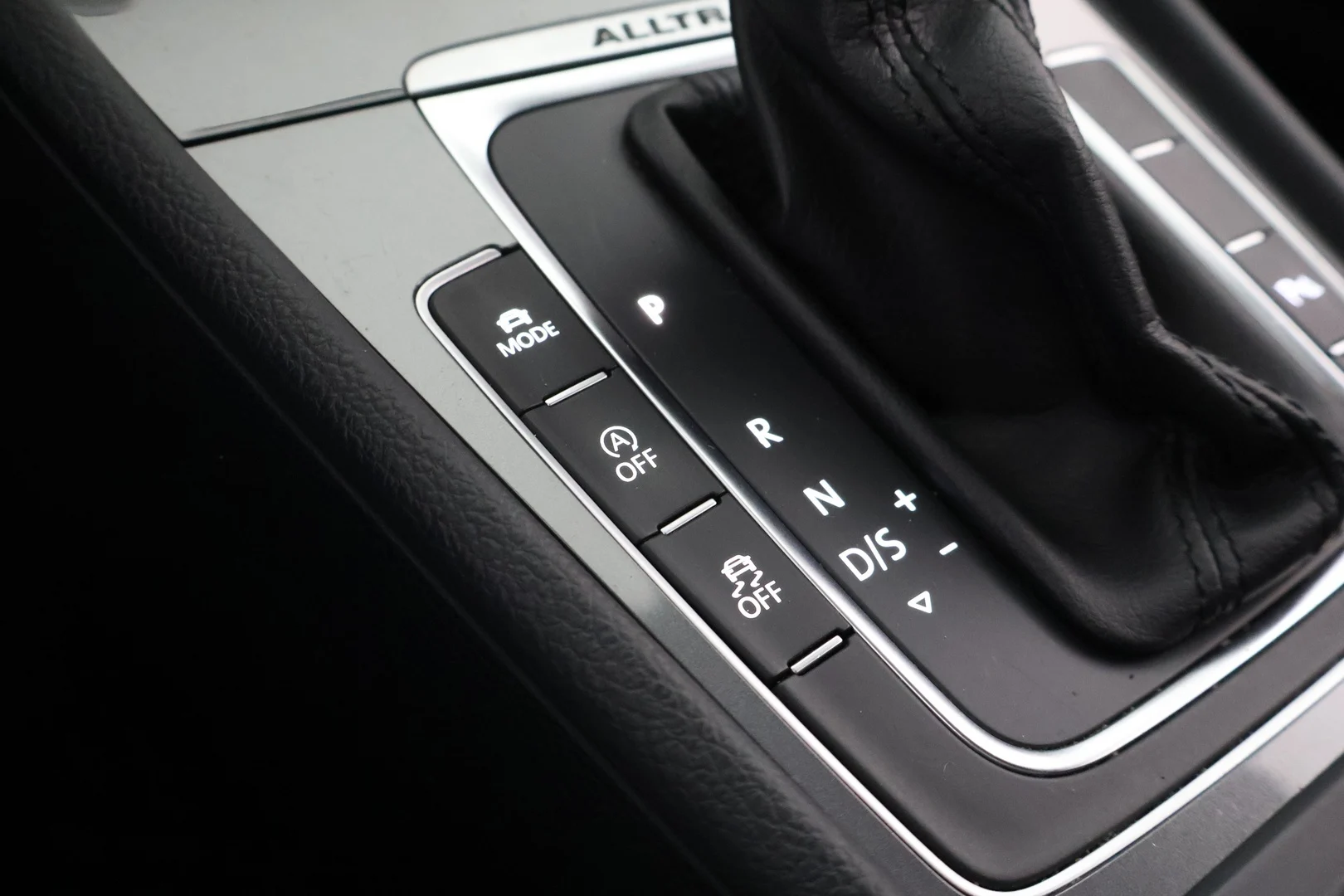 Car Image - 1Hhg33MdJGNPSbzuuQUc8q