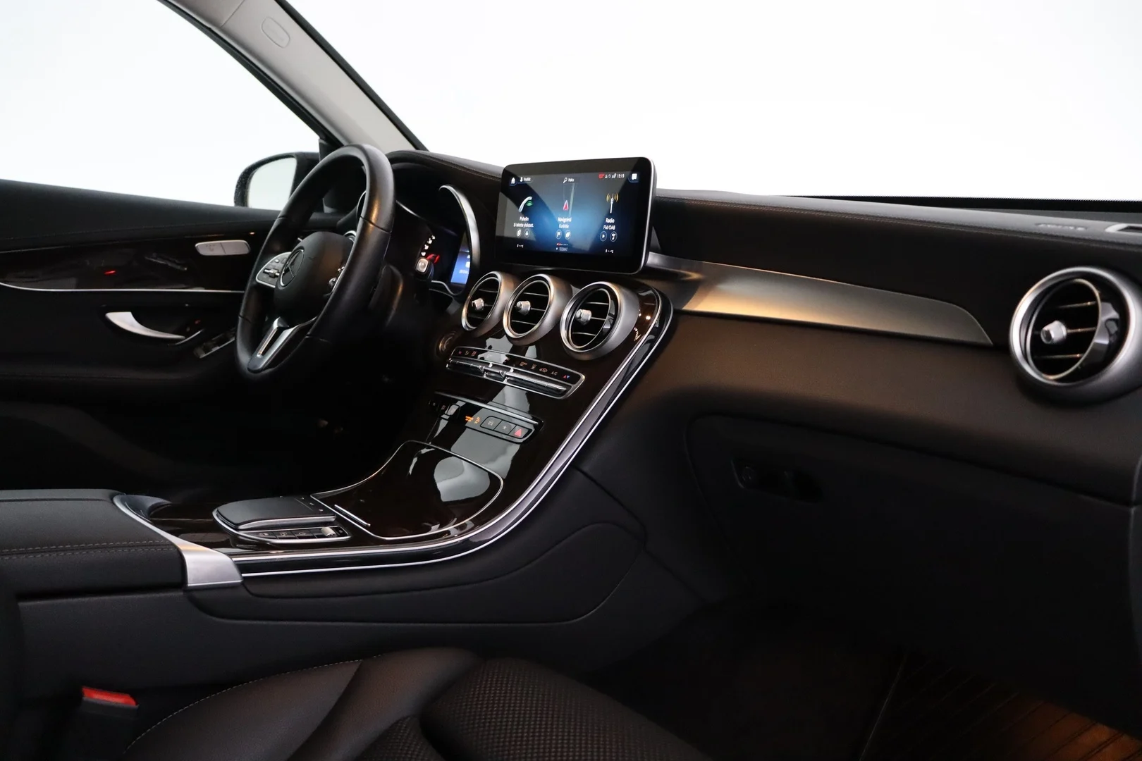 Car Image - 4QkqfVuvj2jDuUaiLfqDj