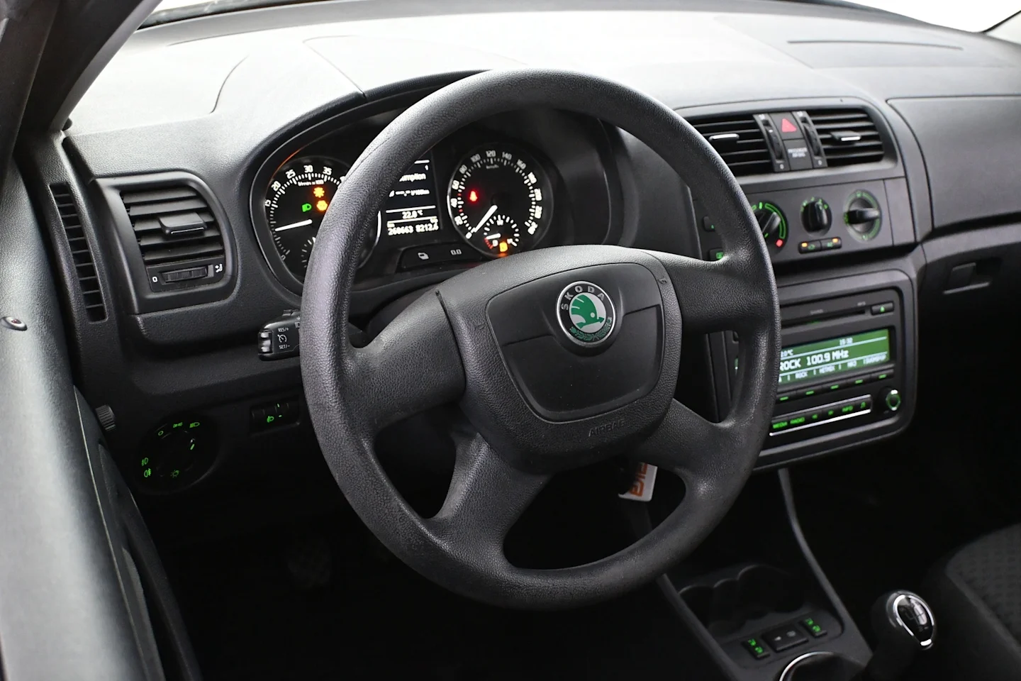 Car Image - 56taxKsT2hl0LzRaHYbKoM
