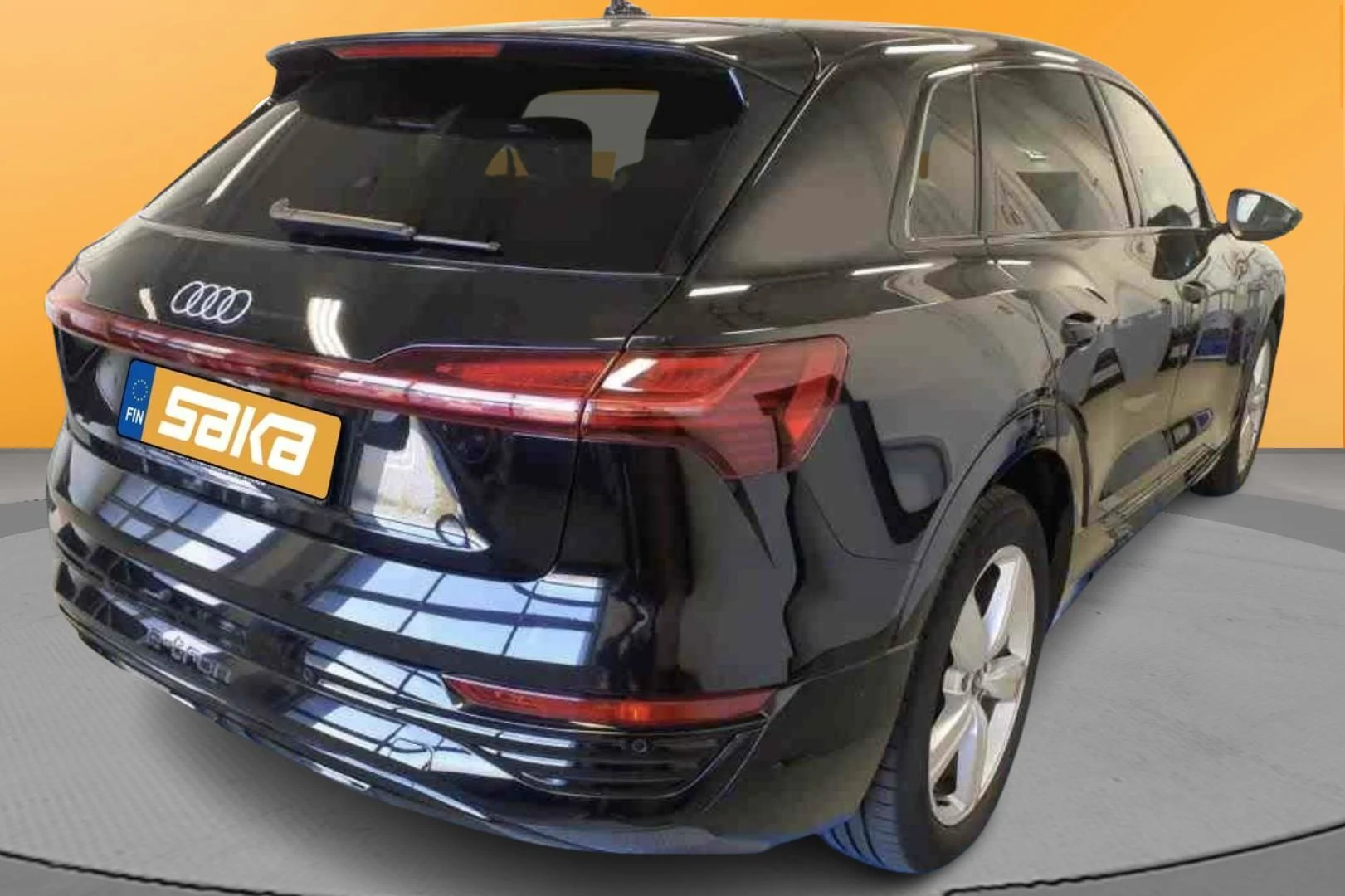 Car Image - 1QVKIsX8owAXS6NmU3JlZS