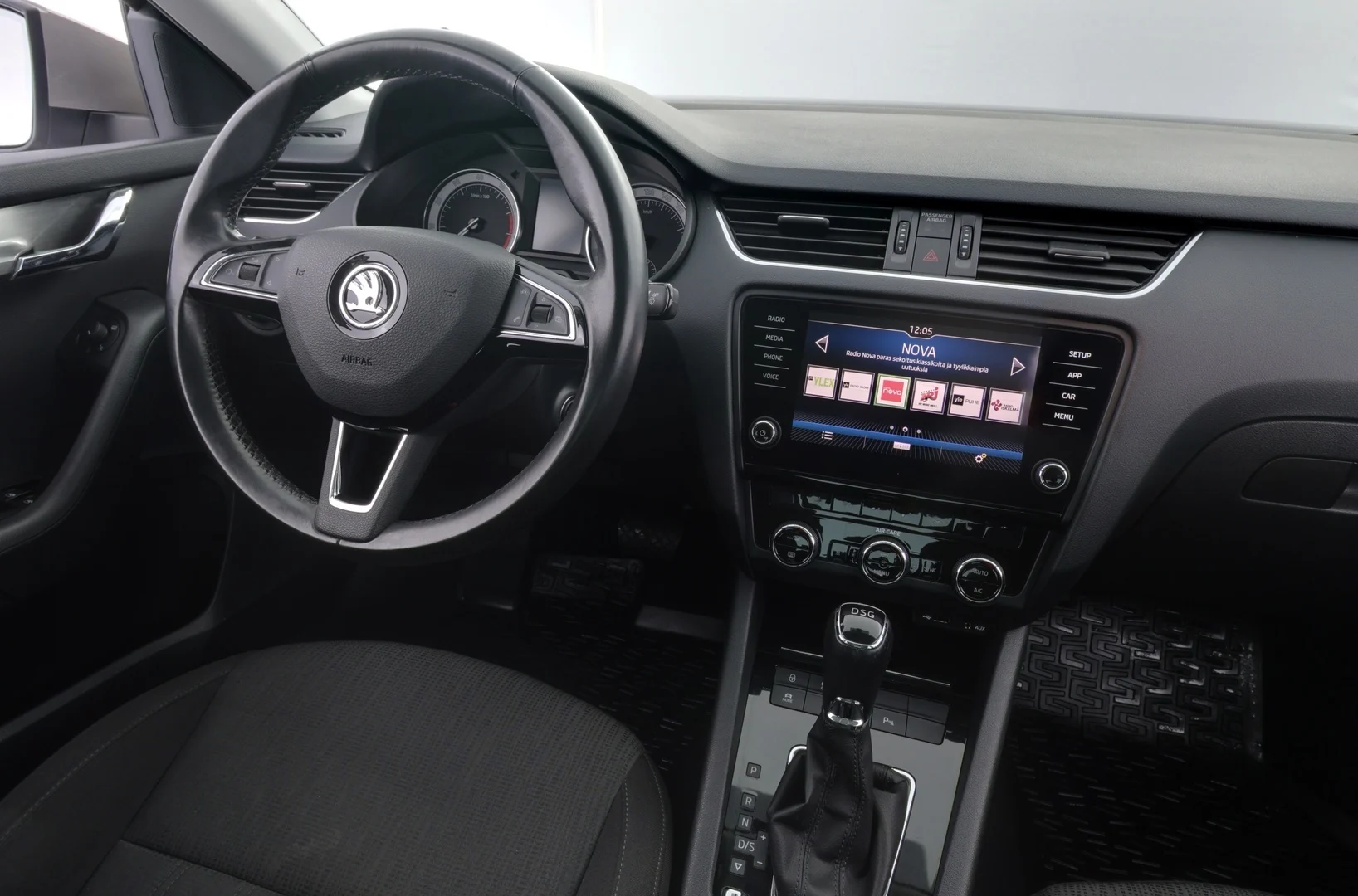 Car Image - 3yPSmzJ0MNZOJQJSgsldfD