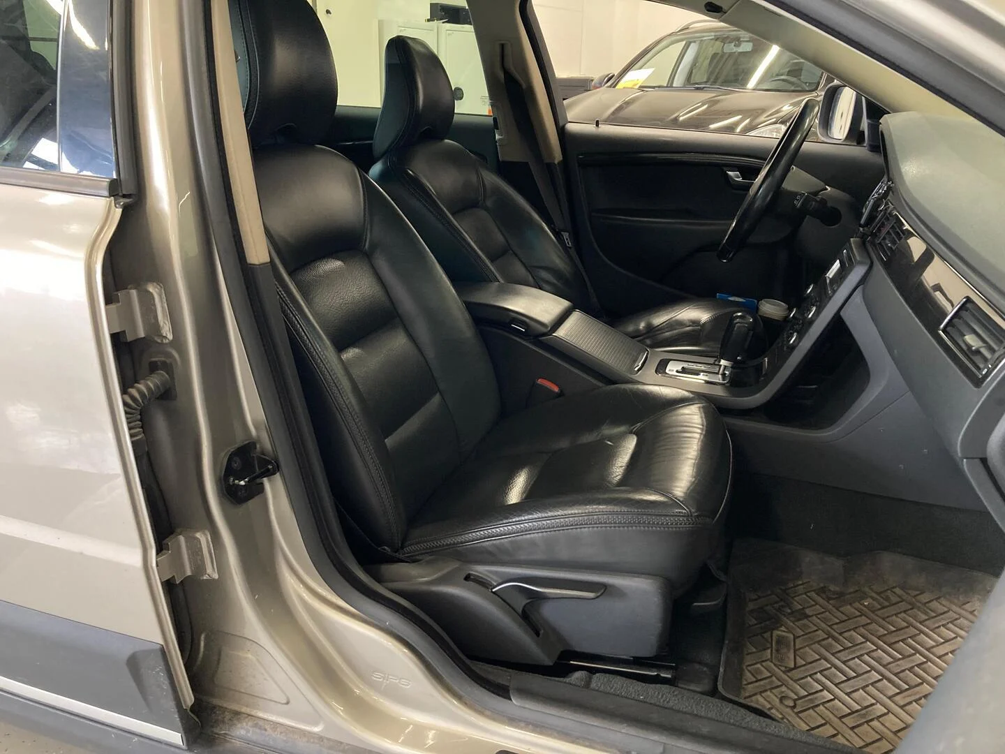 Car Image - 2OtTacNDlK5GCGpa7xaG0I