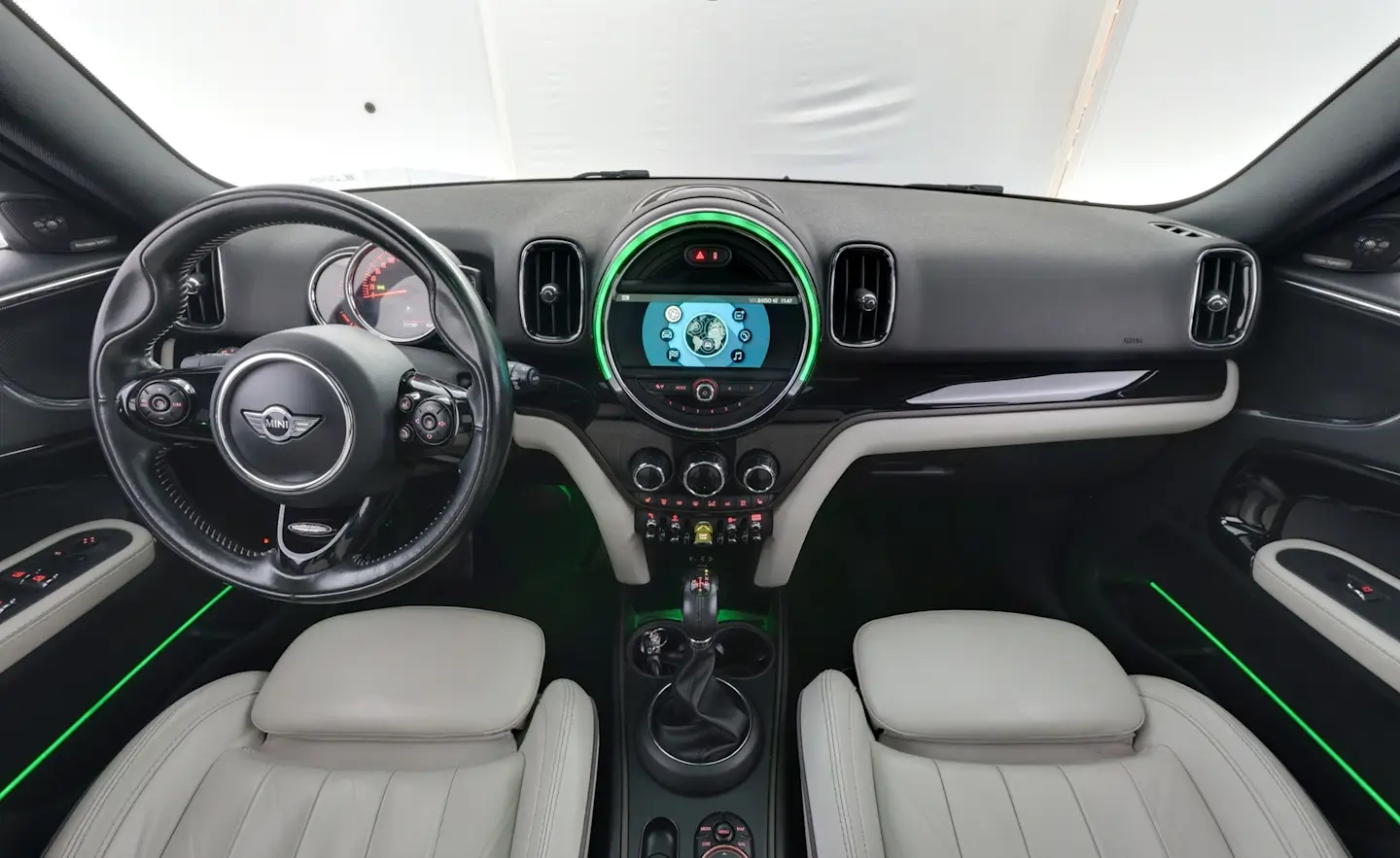 Car Image - 6da26LLYS5MV2oKUA1M9aV