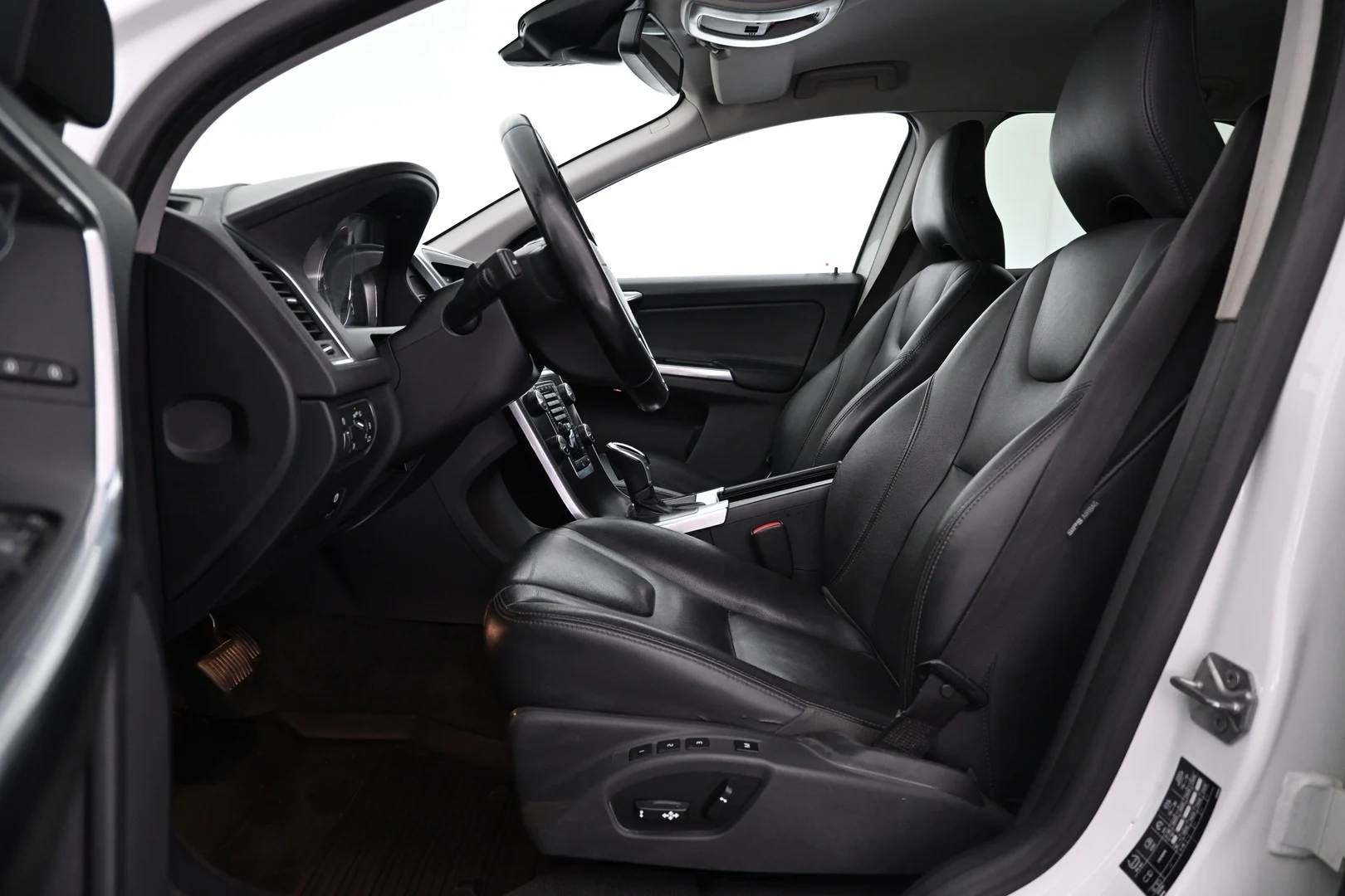 Car Image - 5zBpPcuX6F5aLtHZ8KK7M