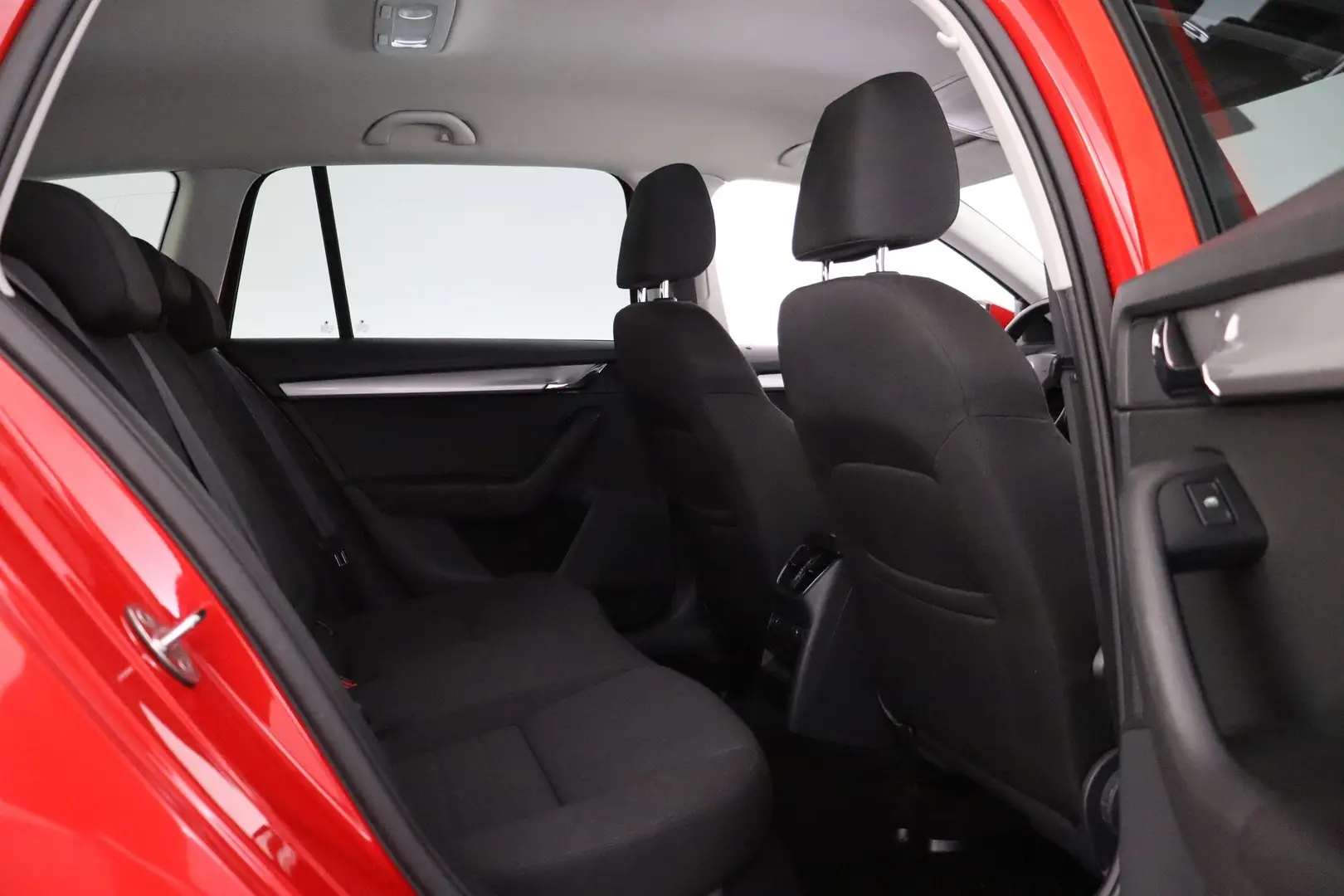 Car Image - 53k33LL8cOtQJHkxFOGRWv