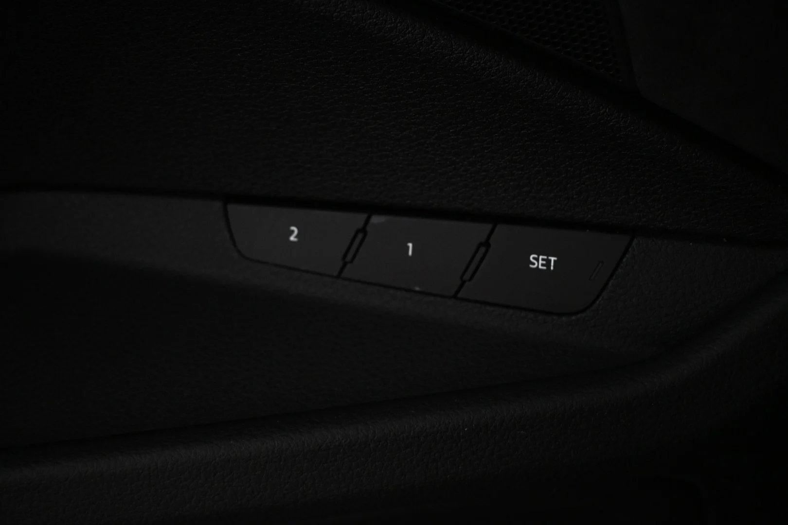 Car Image - H1GAqbb5wSGXI3Ox2HtBd