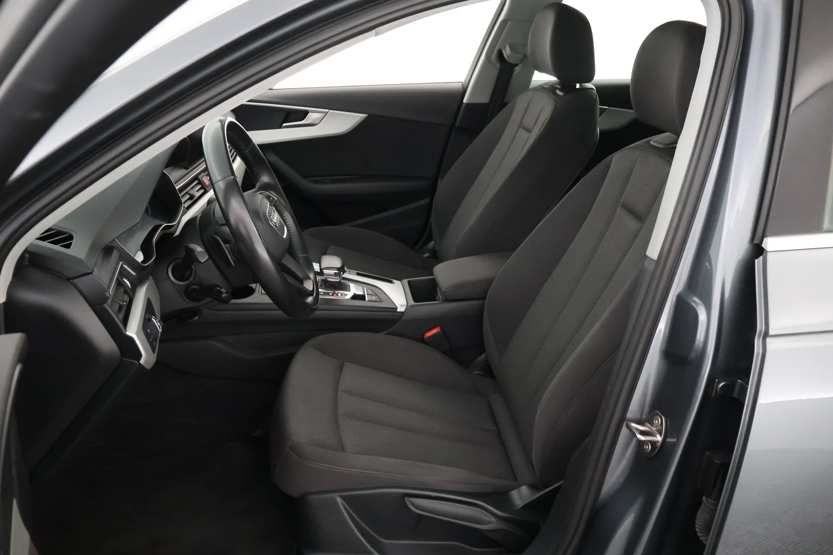 Car Image - AMRO3LDriiJpxgAlJ9ZHt