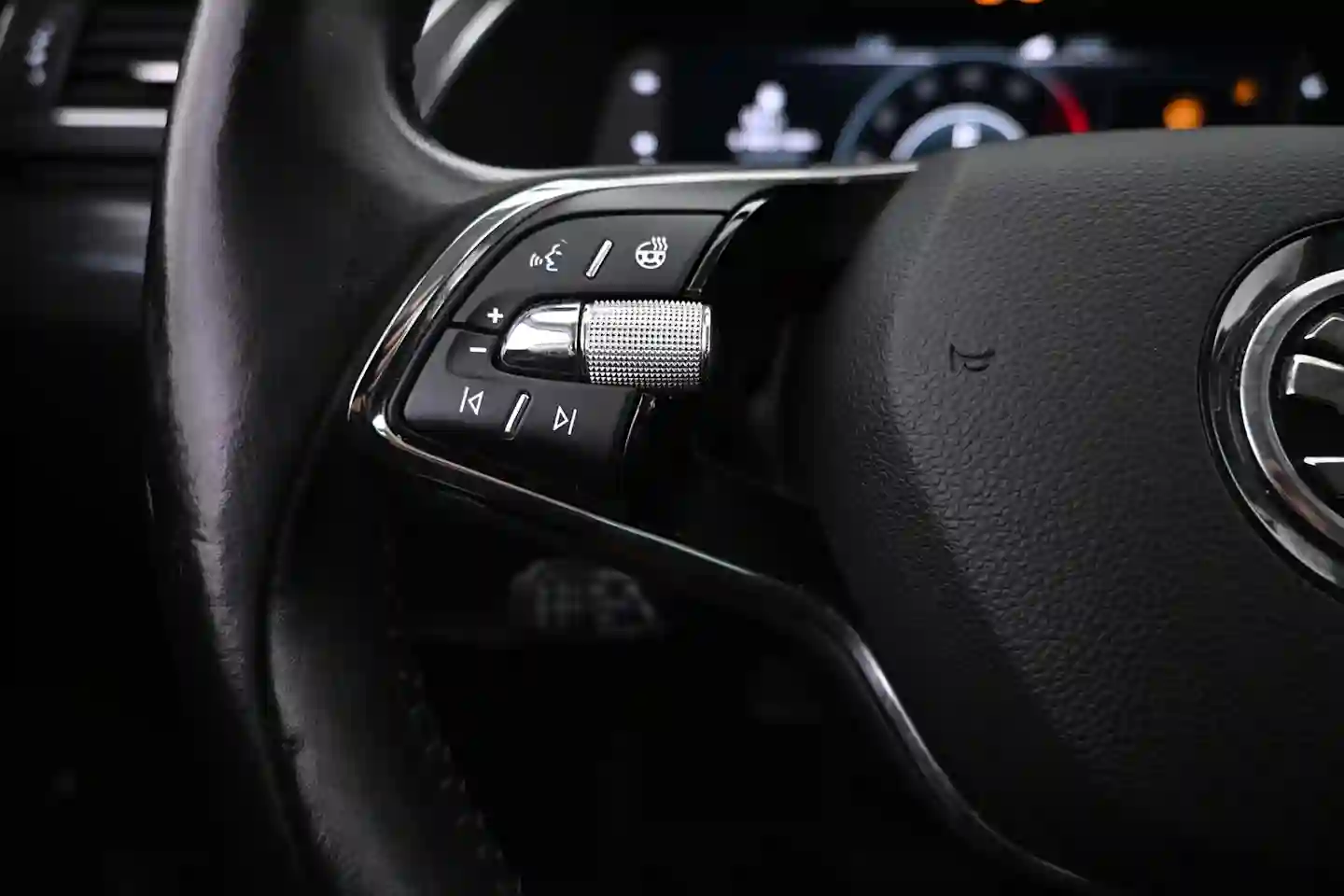 Car Image - yoWYJ7bbNn3bSf7Qz4j5T