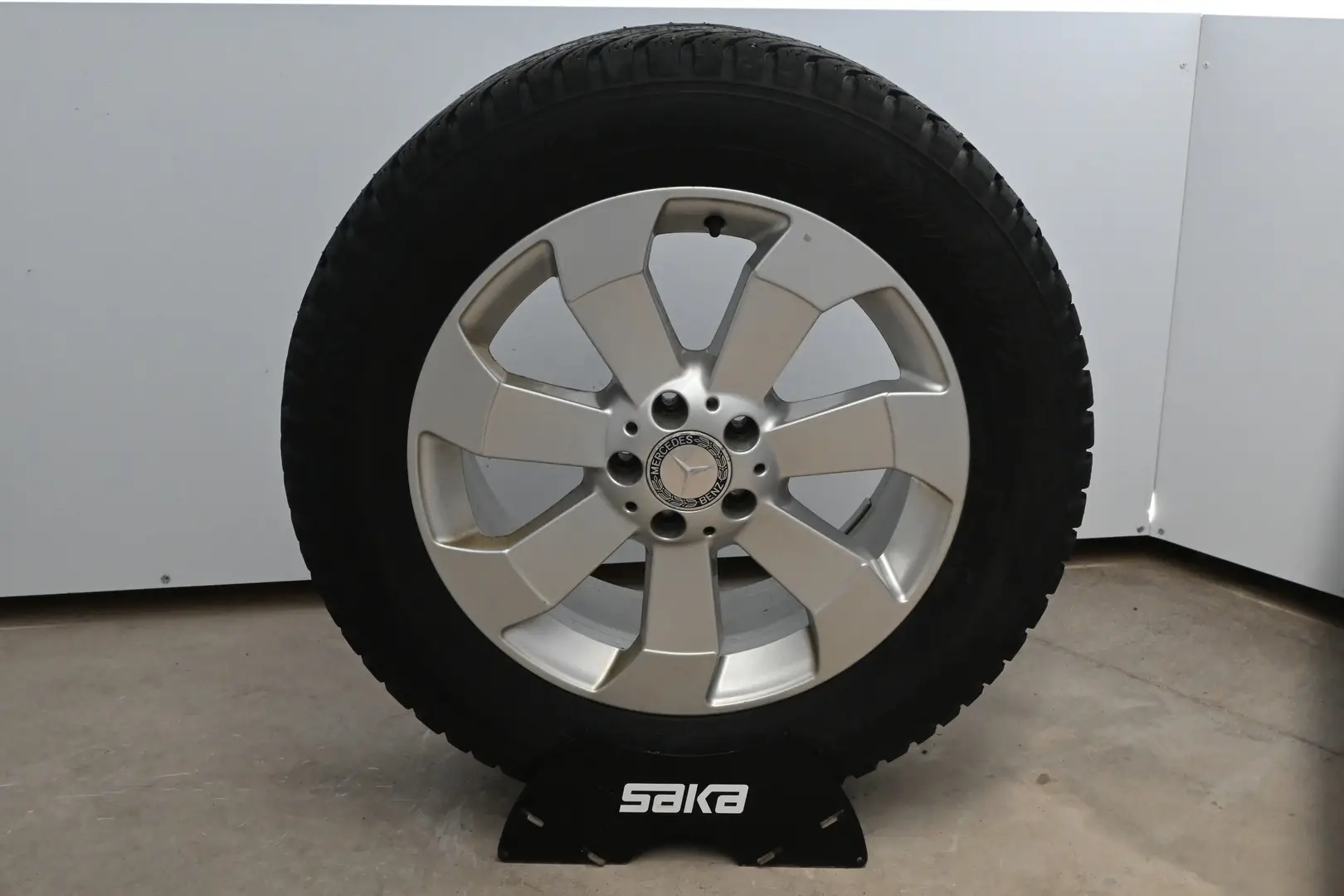 Car Image - 6YQSxz7IgjvL1UqUZ3Oho4