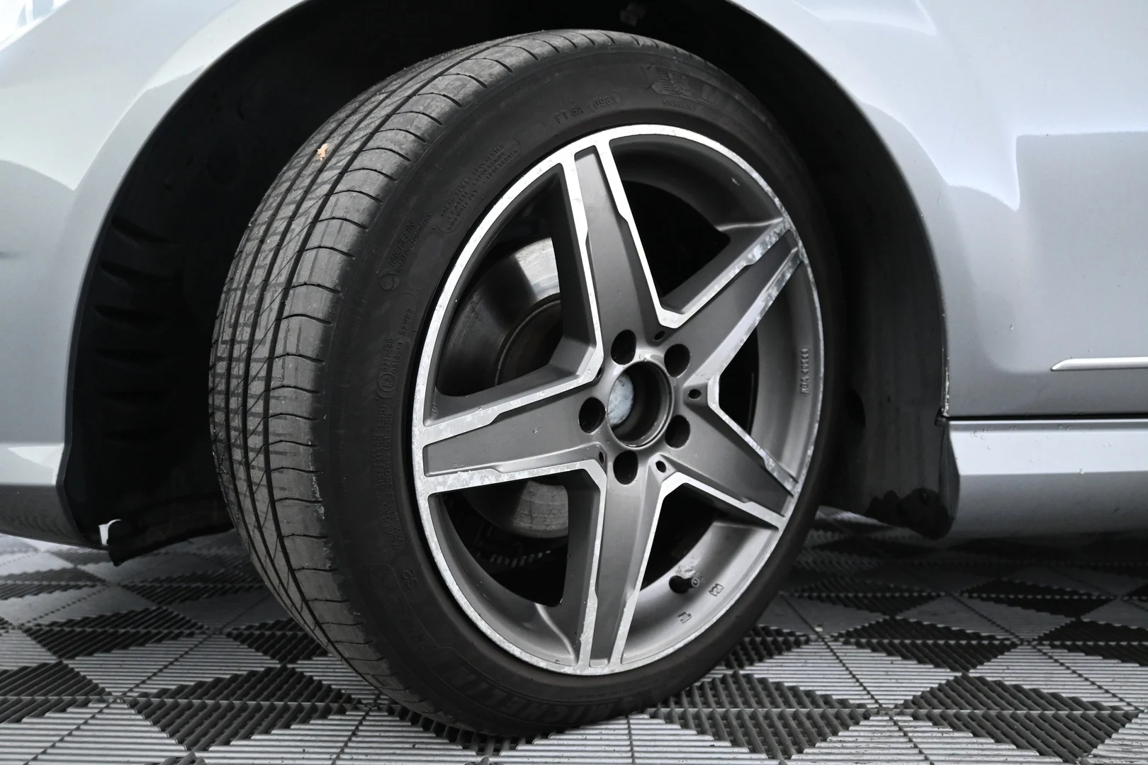 Car Image - 29jZeqoKTEm3j8nBN5vtSs