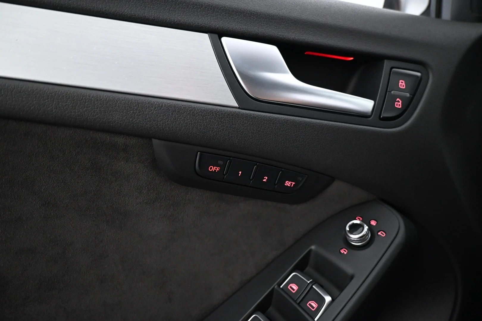 Car Image - 2Iix5JqlSdYvA1jj4GKJvF