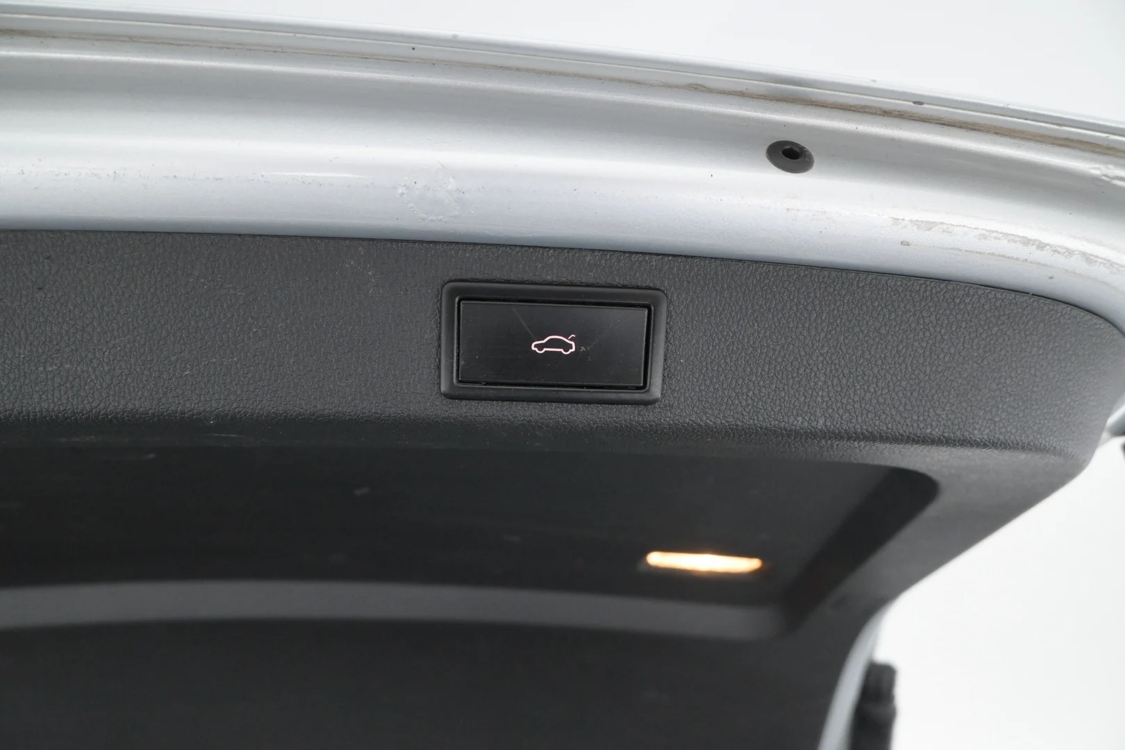 Car Image - 10NYLuMF3T2dVnSkDqeNfB