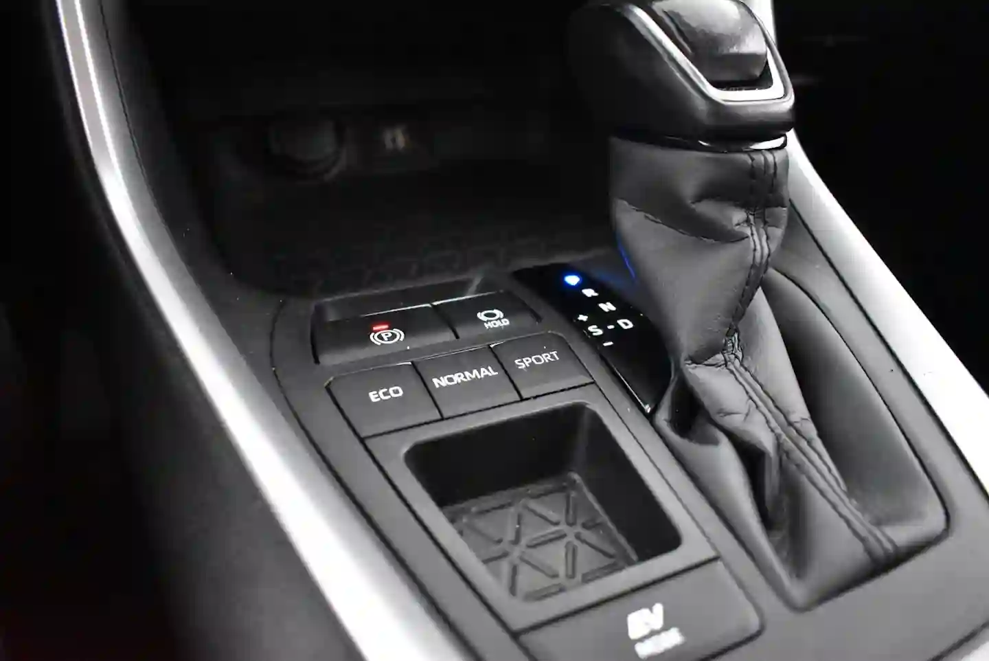 Car Image - 42iq3GHZwQLNH19bDlMhxm