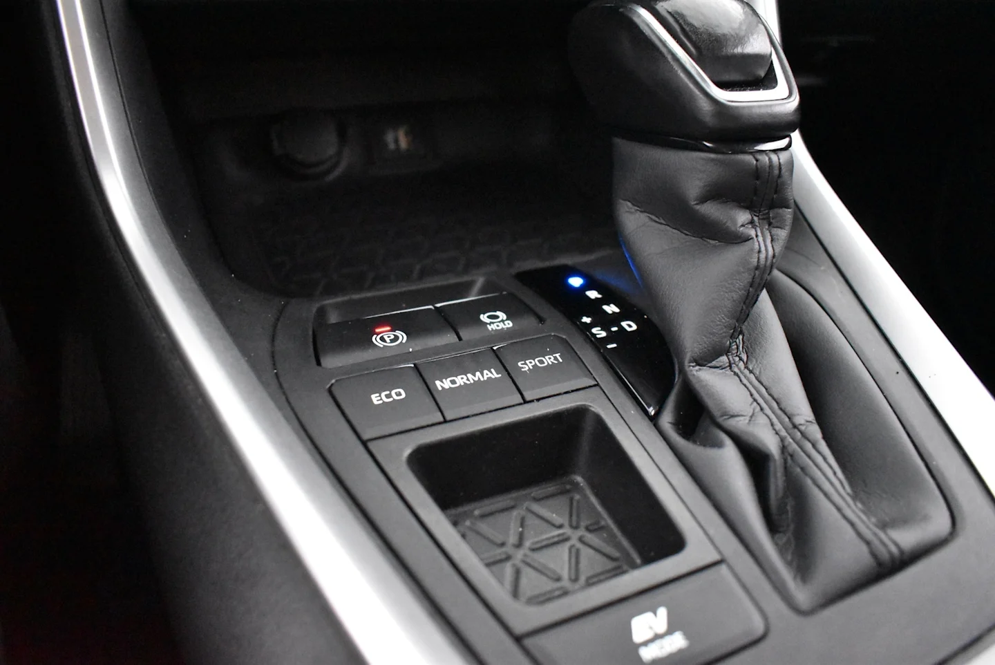 Car Image - 42iq3GHZwQLNH19bDlMhxm