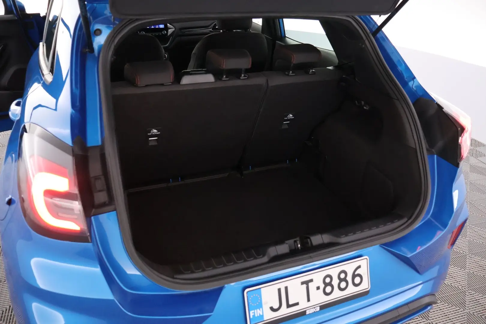Car Image - 2oot2siioAq3dRyNcI2e2I