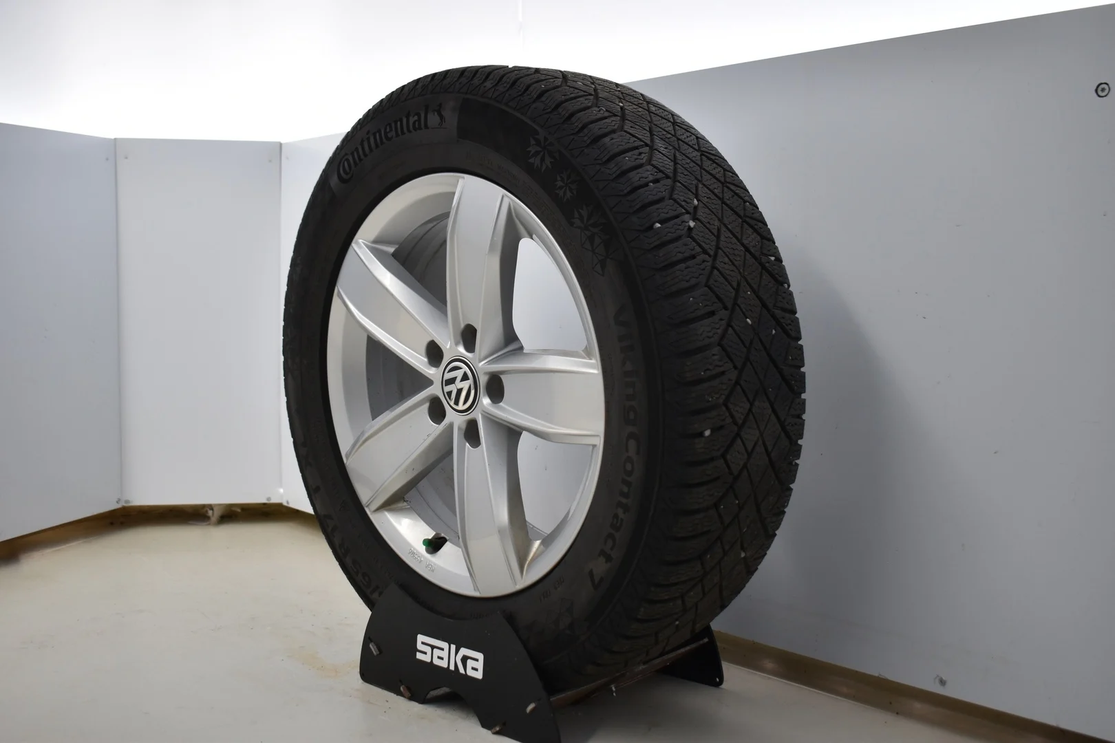 Car Image - 3jR8K6SW5rgGjlHZPwtBFL