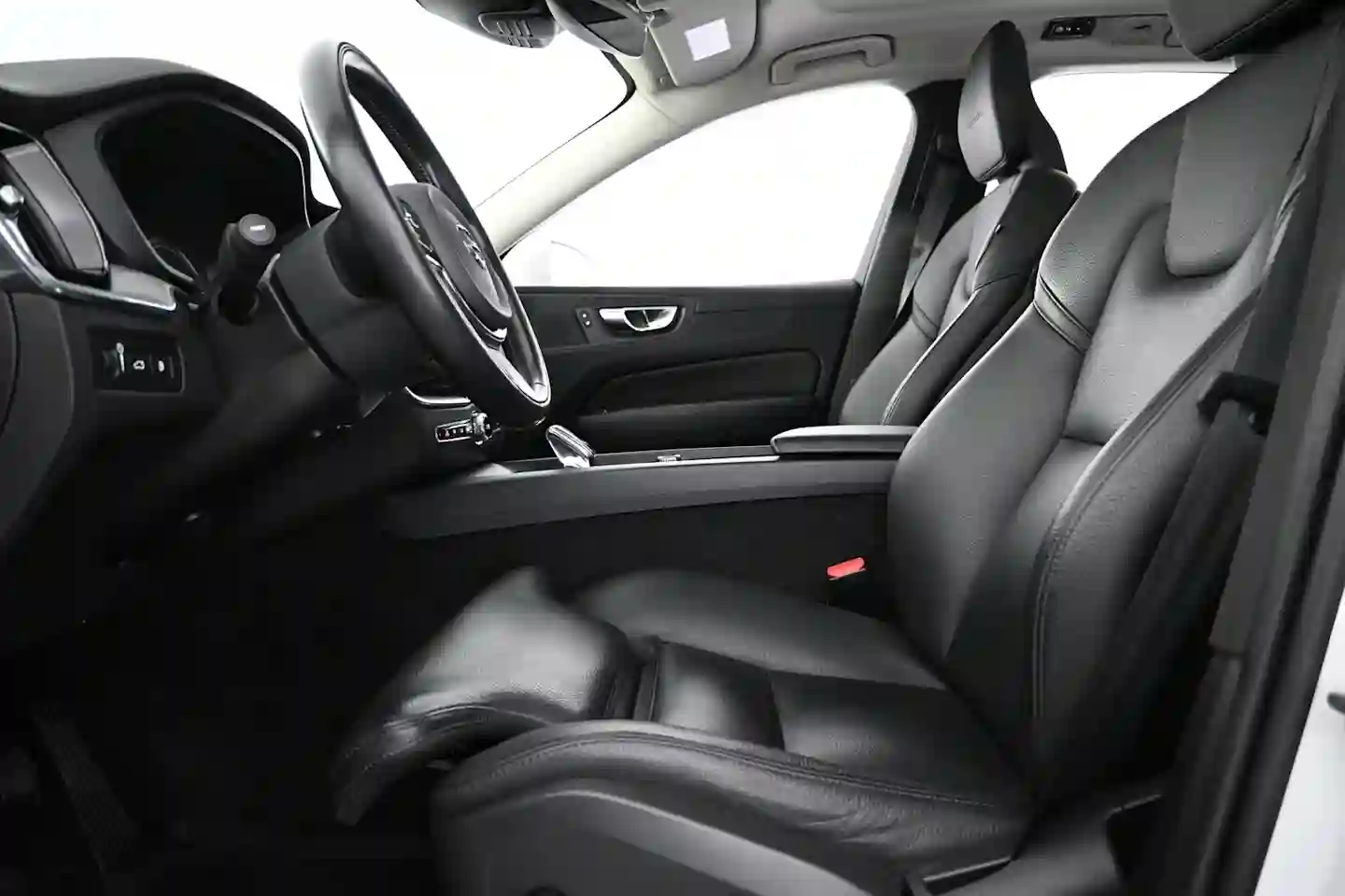 Car Image - 4jD3Rw17j9RaCAW24IcT8s