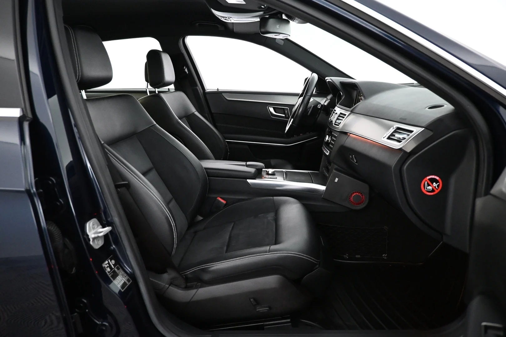 Car Image - 4Q6X8glInD3tE3VRf6hC4m