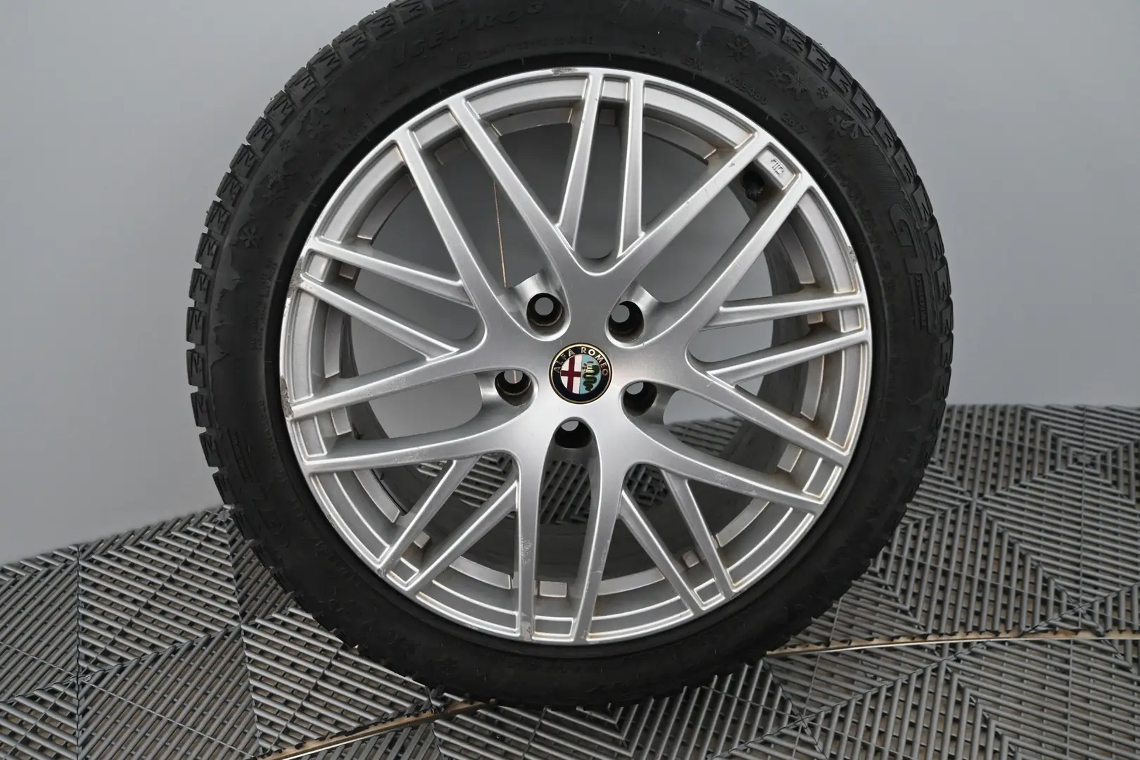 Car Image - 7uPQaJP6K5BOWrwJXrbLXu