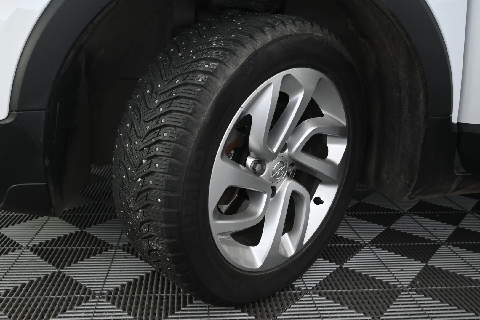 Car Image - 2qQlM9UbQSZcAAfopIqbXc