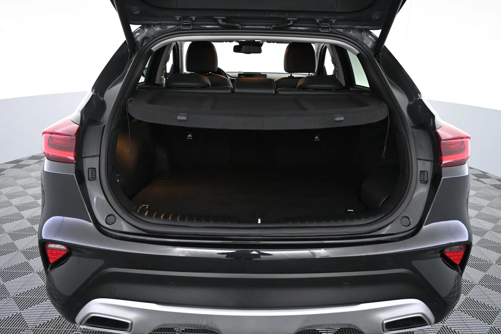 Car Image - 1Ip6NlMuVcgY8VkT6X66us