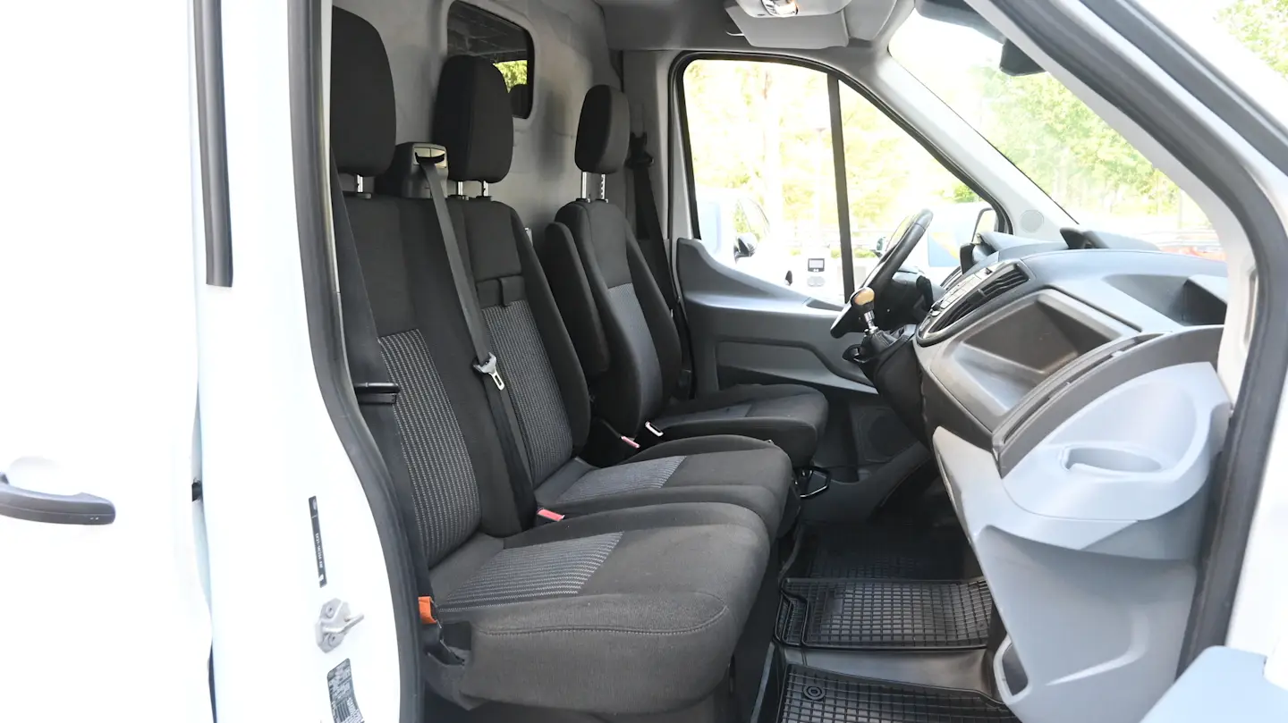Car Image - 1IQYysiV5ql9tqJBga0QzI