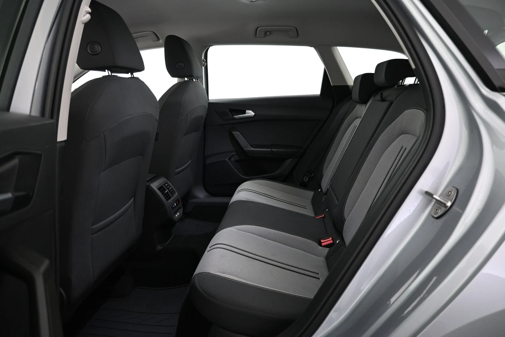 Car Image - 1XHDNU255fcdX2npsXkR5o