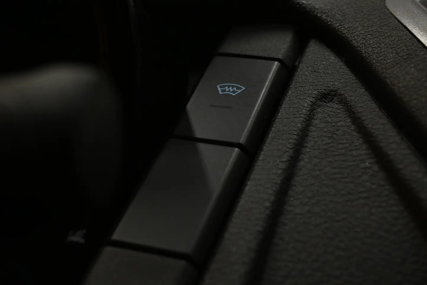 Car Image - F5h7l6V9IWuVzZnYklFFz