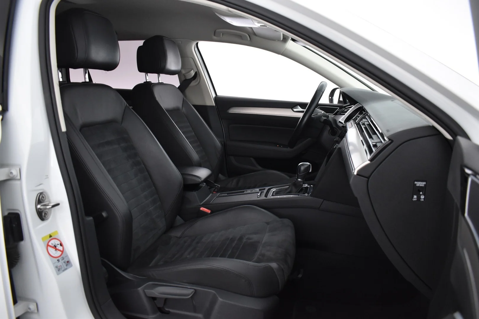 Car Image - 4UTBtpZjqU0LTE4kitzCYP