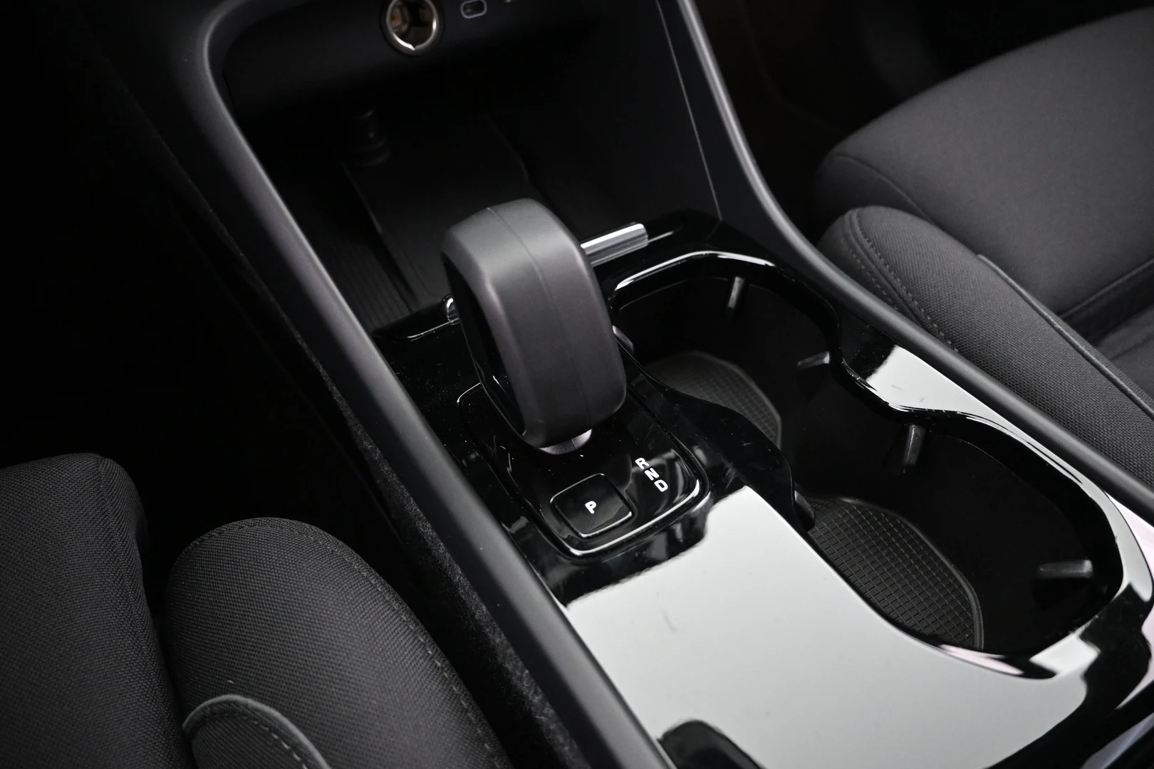 Car Image - 1EUUhR1AE5LXh9rfAp4aq6