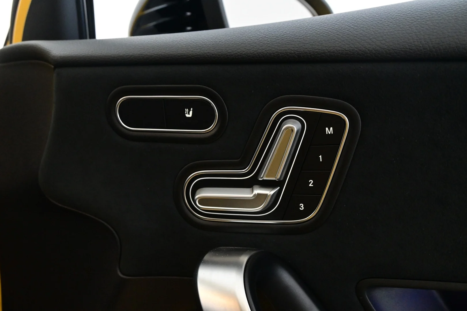 Car Image - 3e7RG8HleVXFt3MjgG4Dzu