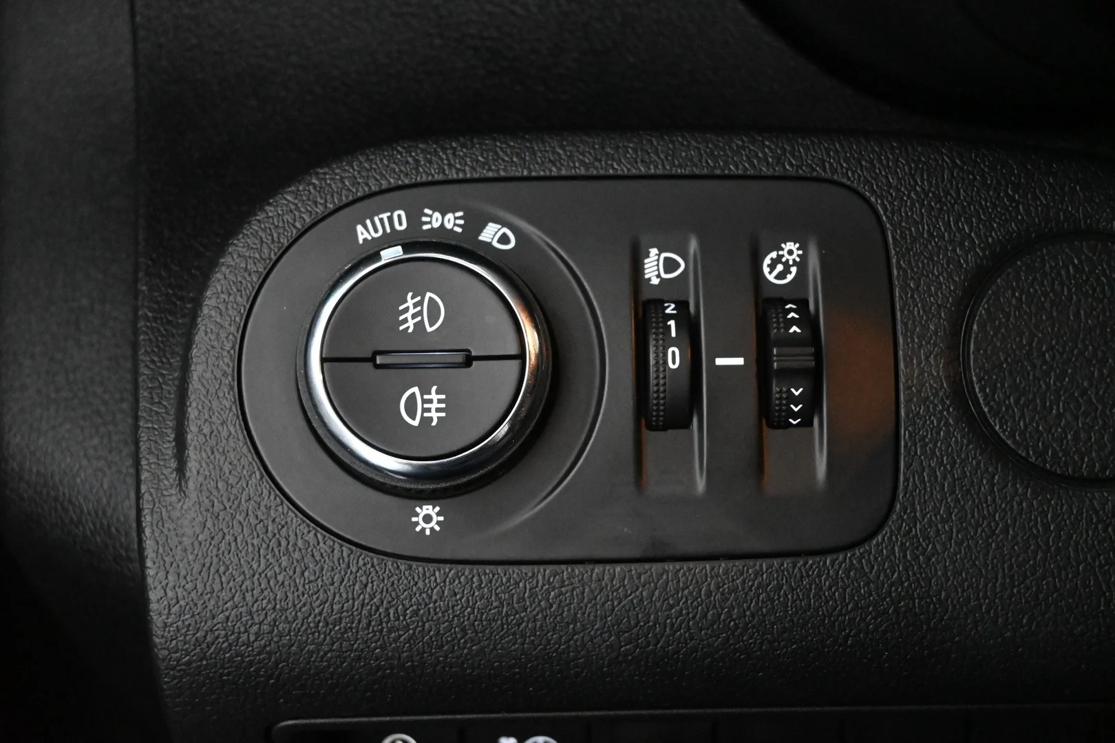 Car Image - zl5Cxtgs1cF4gSU2IgR6r