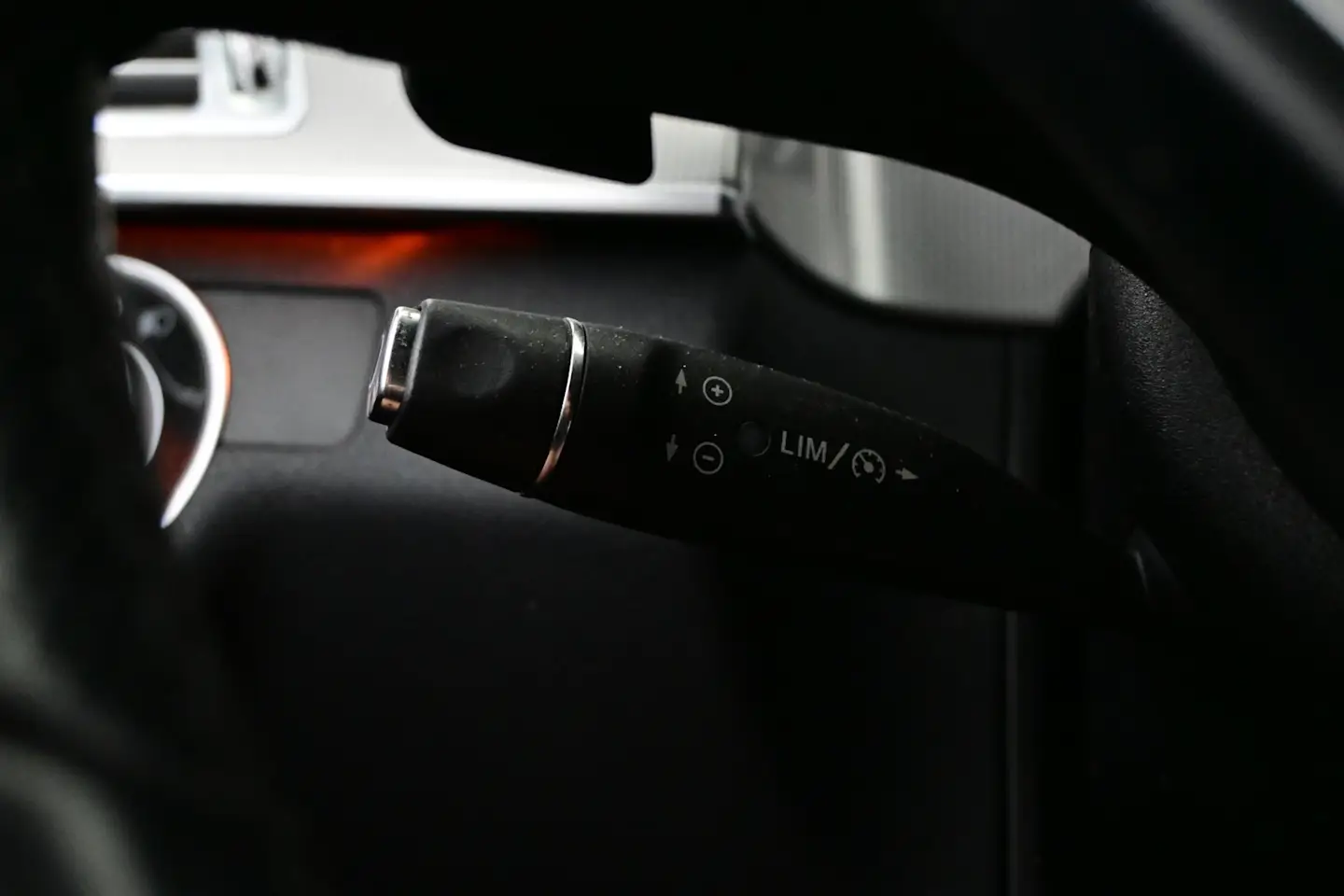 Car Image - 5TWscnpUxzUFI4HVBX4yfN
