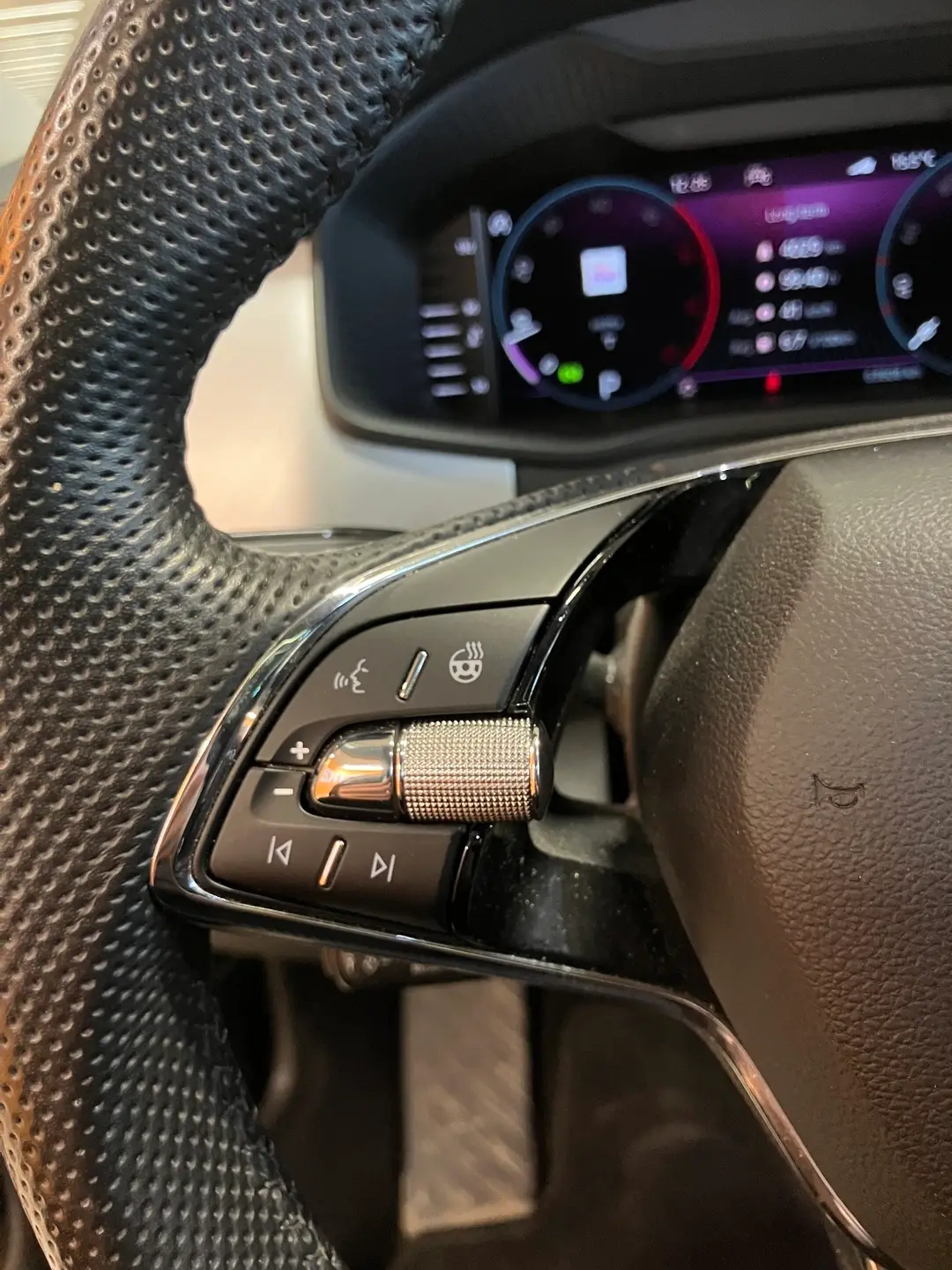 Car Image - fBVTWxjOrsJiL4IVaeHRO
